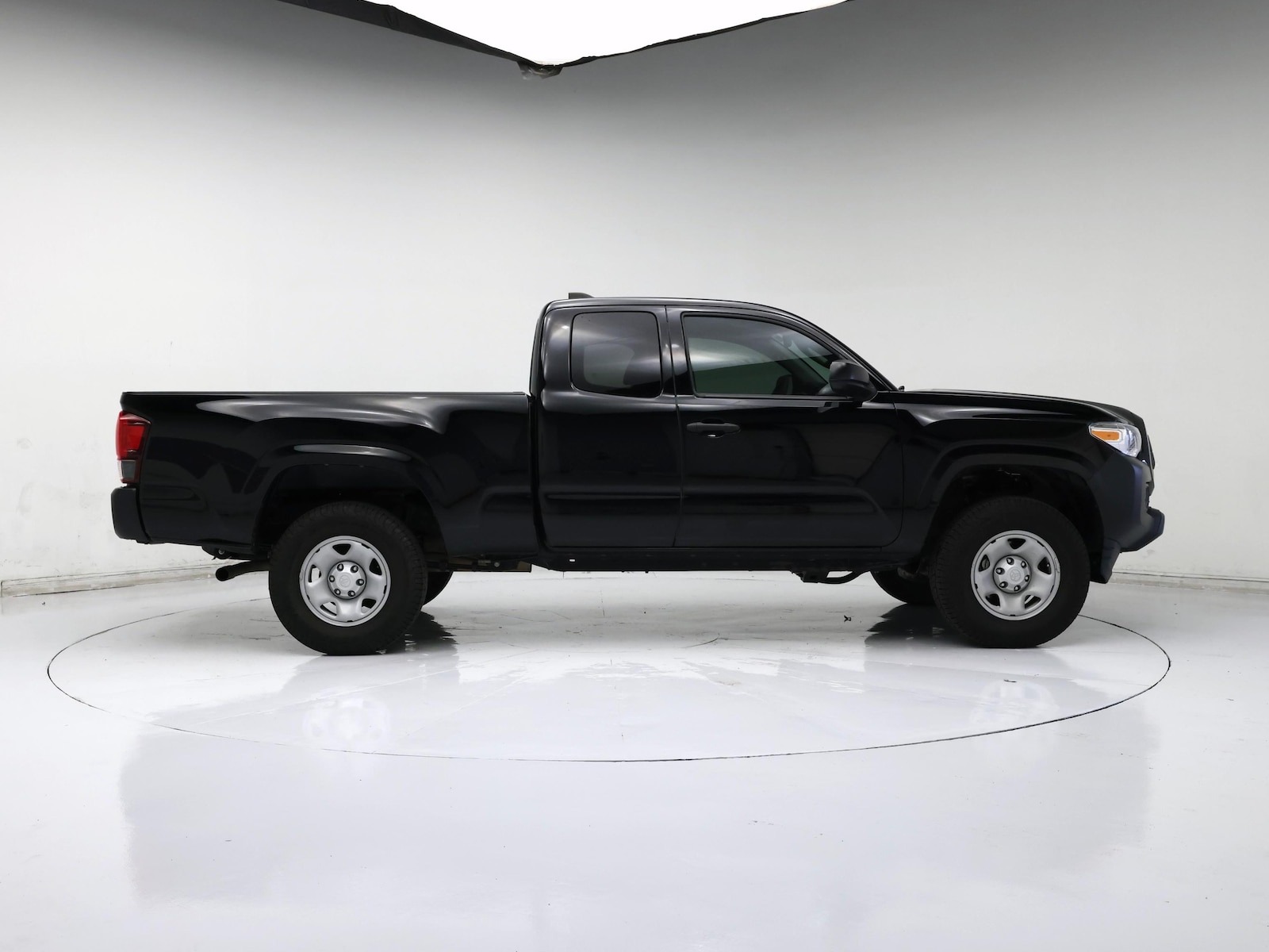 2023 Toyota Tacoma SR - Photo 8