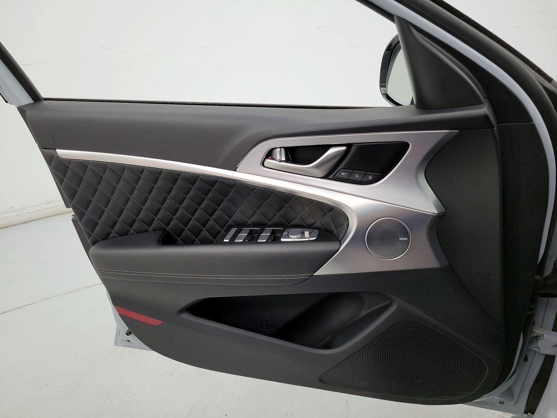 Thumbnail: 2020 Genesis G70 - 12