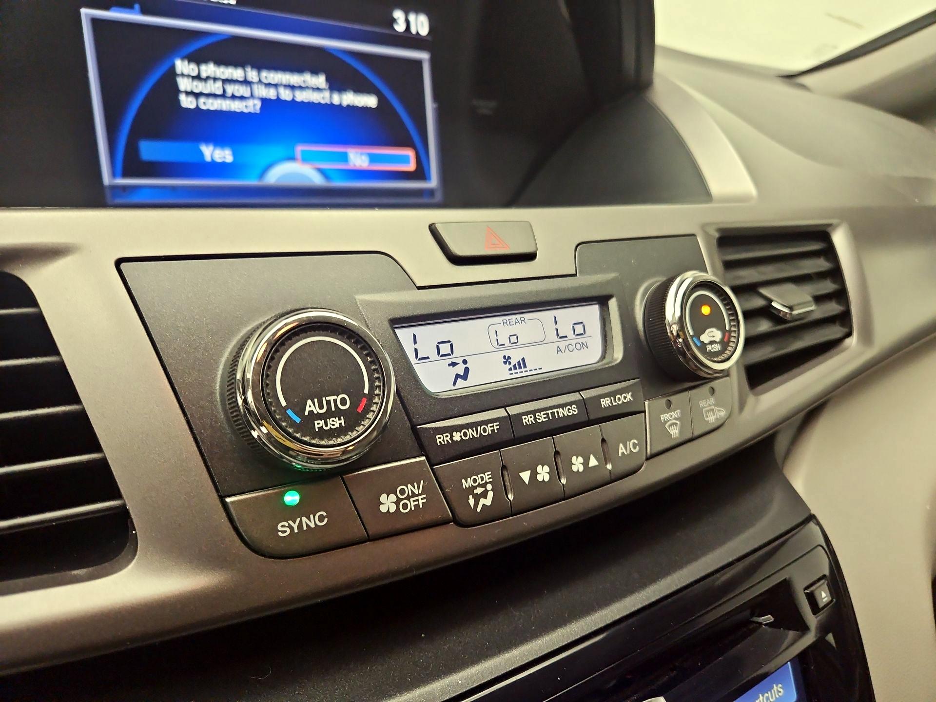 Thumbnail: 2015 Honda Odyssey - 16
