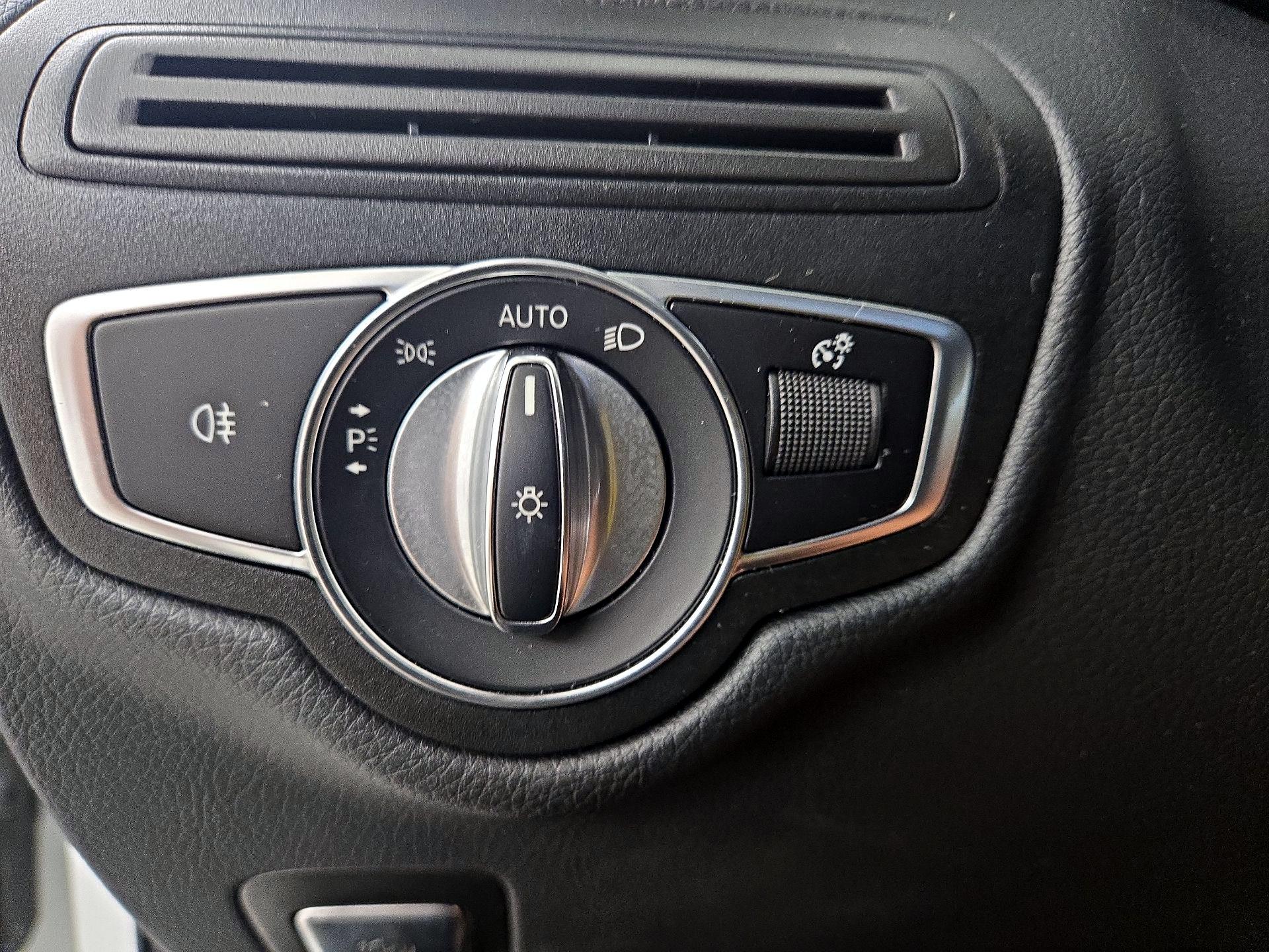 Thumbnail: 2019 Mercedes-Benz GLC - 13