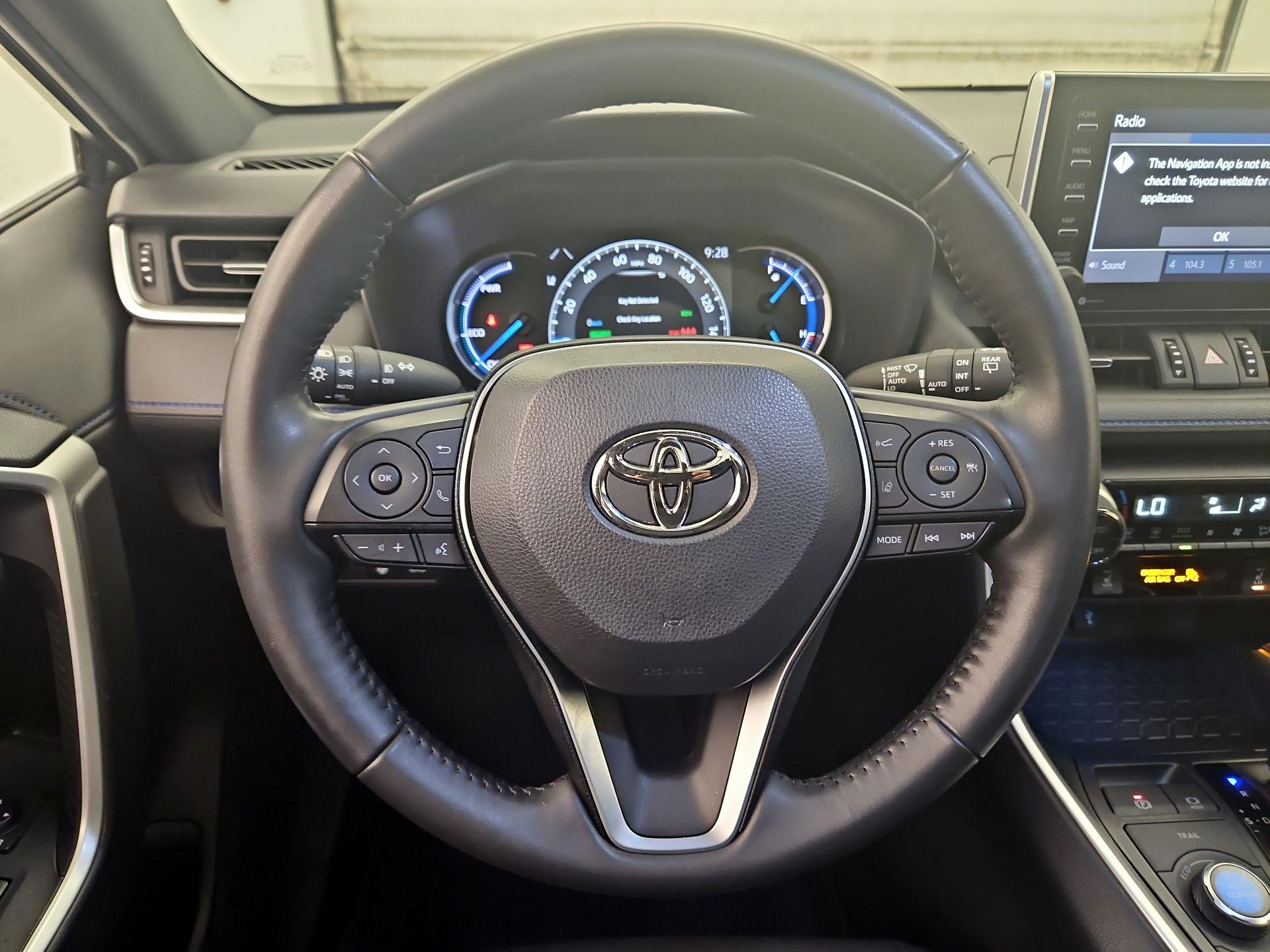 Thumbnail: 2021 Toyota RAV4 - 10