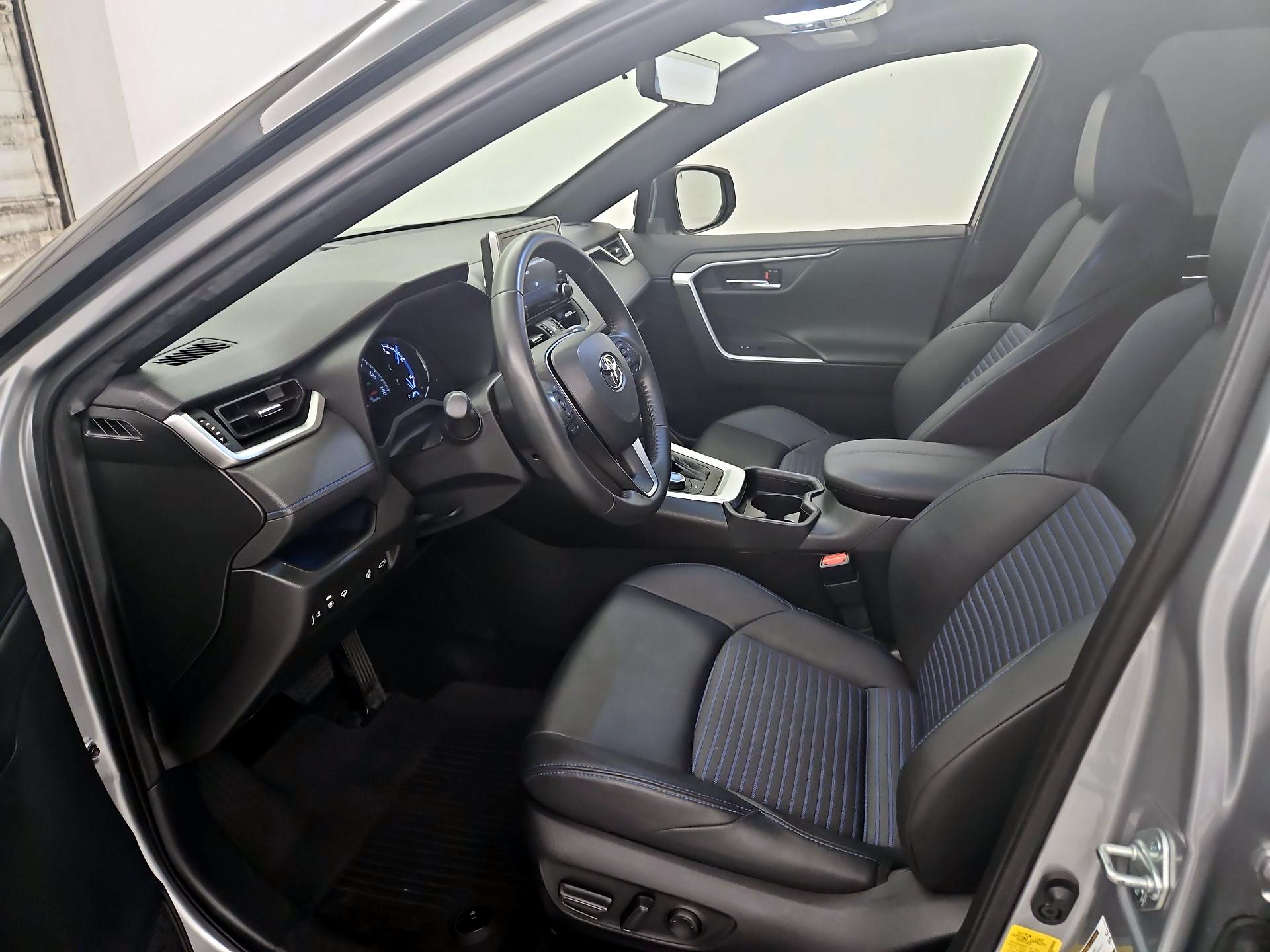 Thumbnail: 2021 Toyota RAV4 - 11