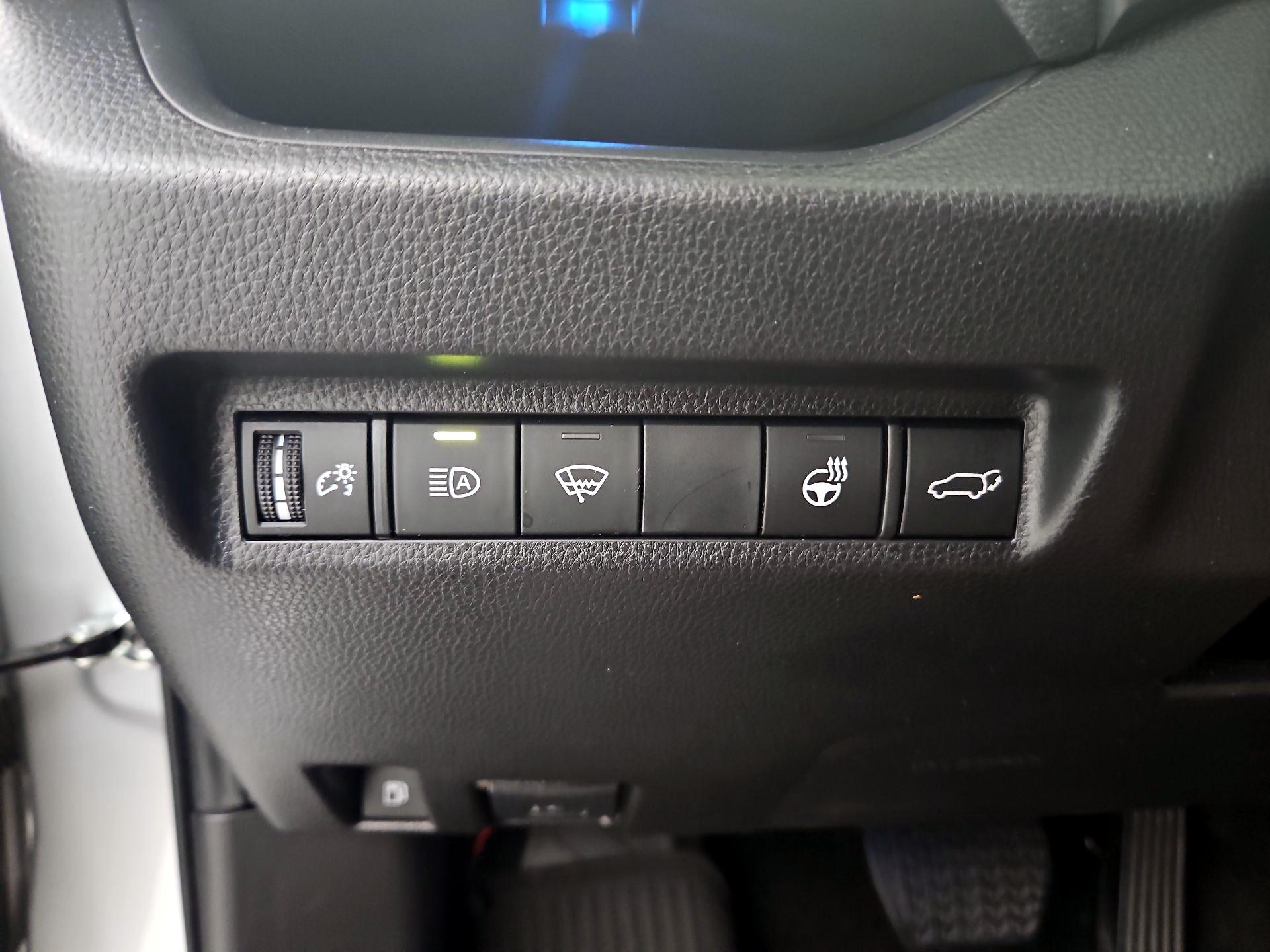 Thumbnail: 2021 Toyota RAV4 - 13