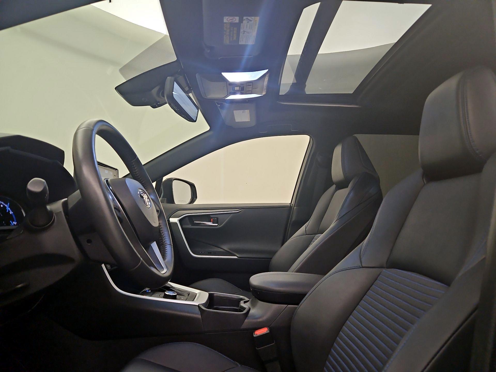 Thumbnail: 2021 Toyota RAV4 - 19