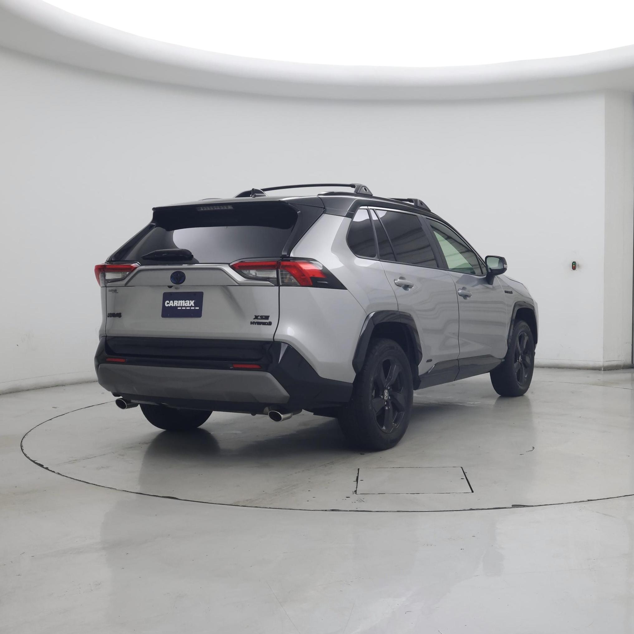 Thumbnail: 2021 Toyota RAV4 - 8
