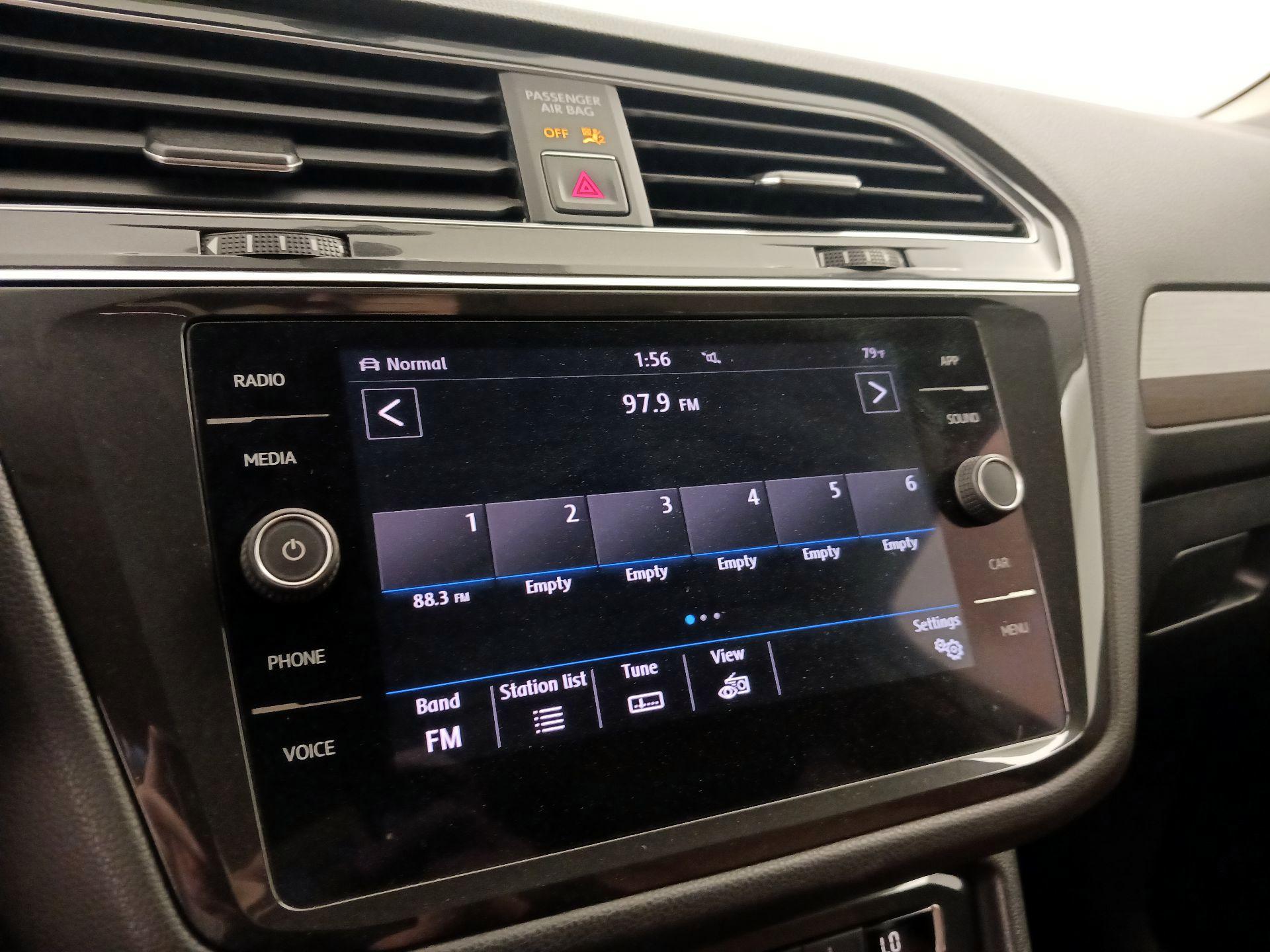 Thumbnail: 2018 Volkswagen Tiguan - 15