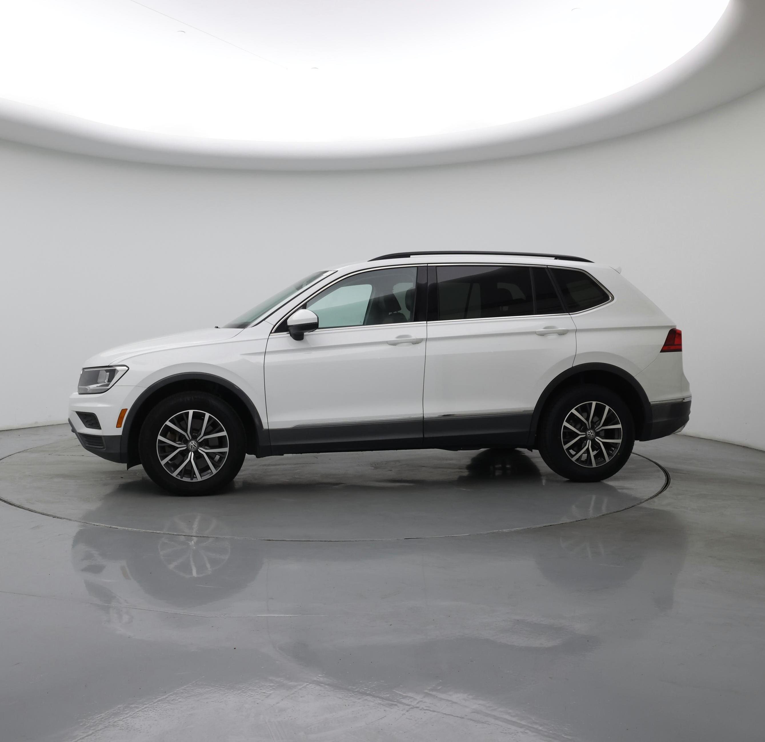 Thumbnail: 2018 Volkswagen Tiguan - 3