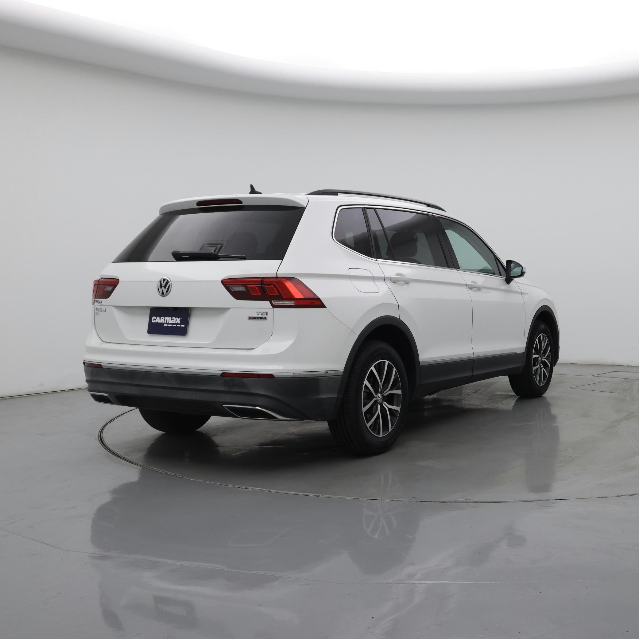 Thumbnail: 2018 Volkswagen Tiguan - 8