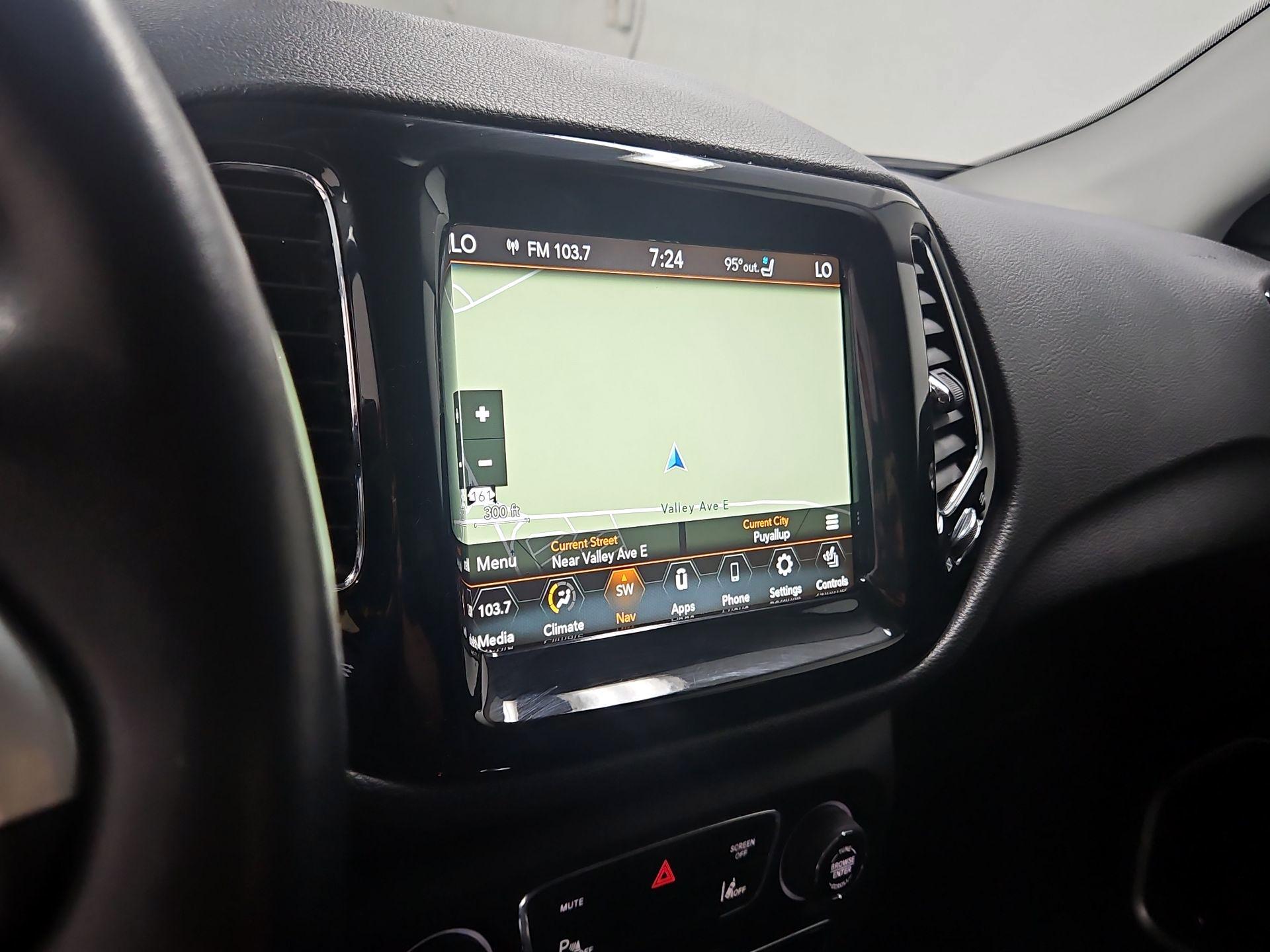 Thumbnail: 2021 Jeep Compass - 14