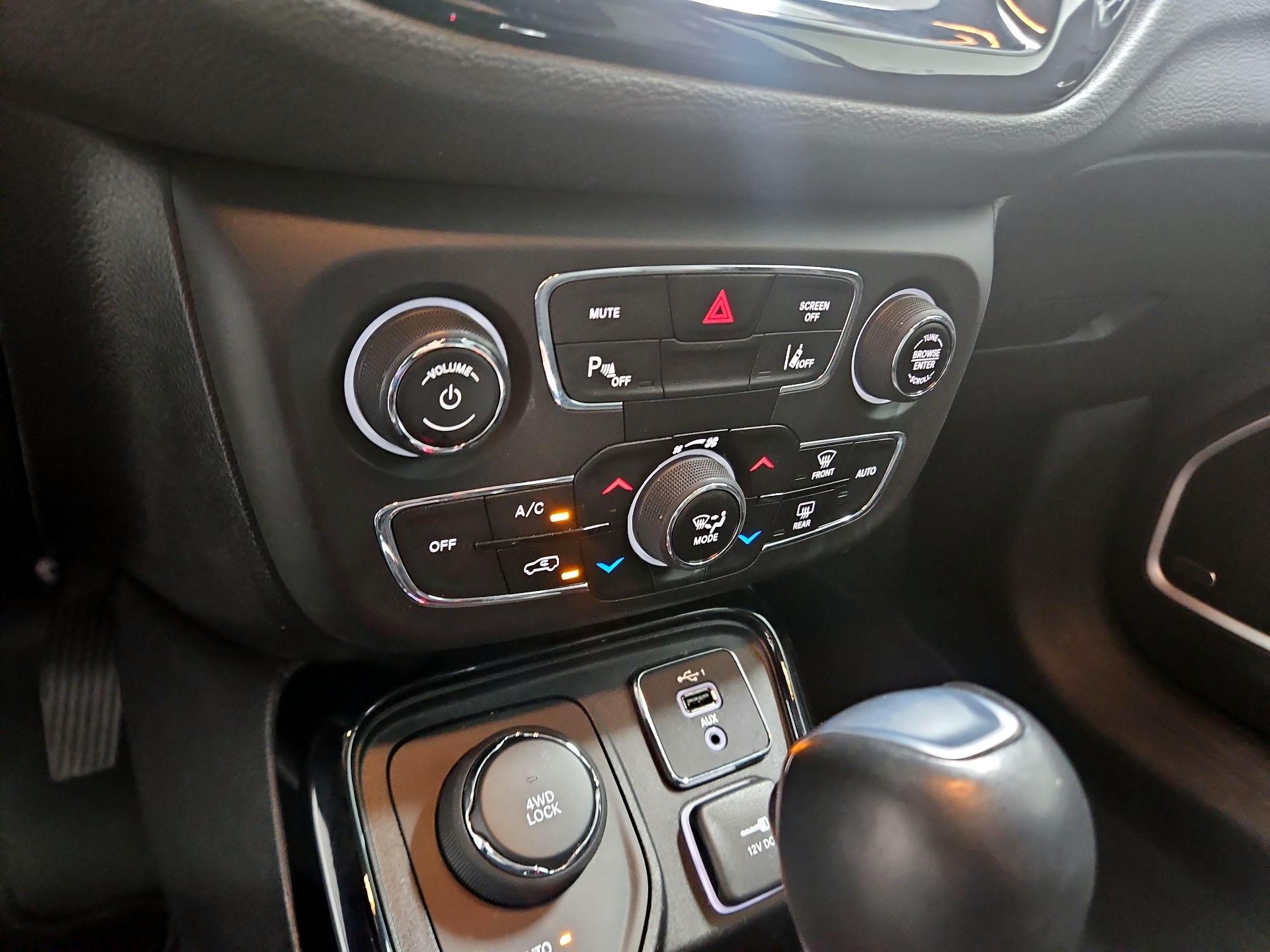 Thumbnail: 2021 Jeep Compass - 17