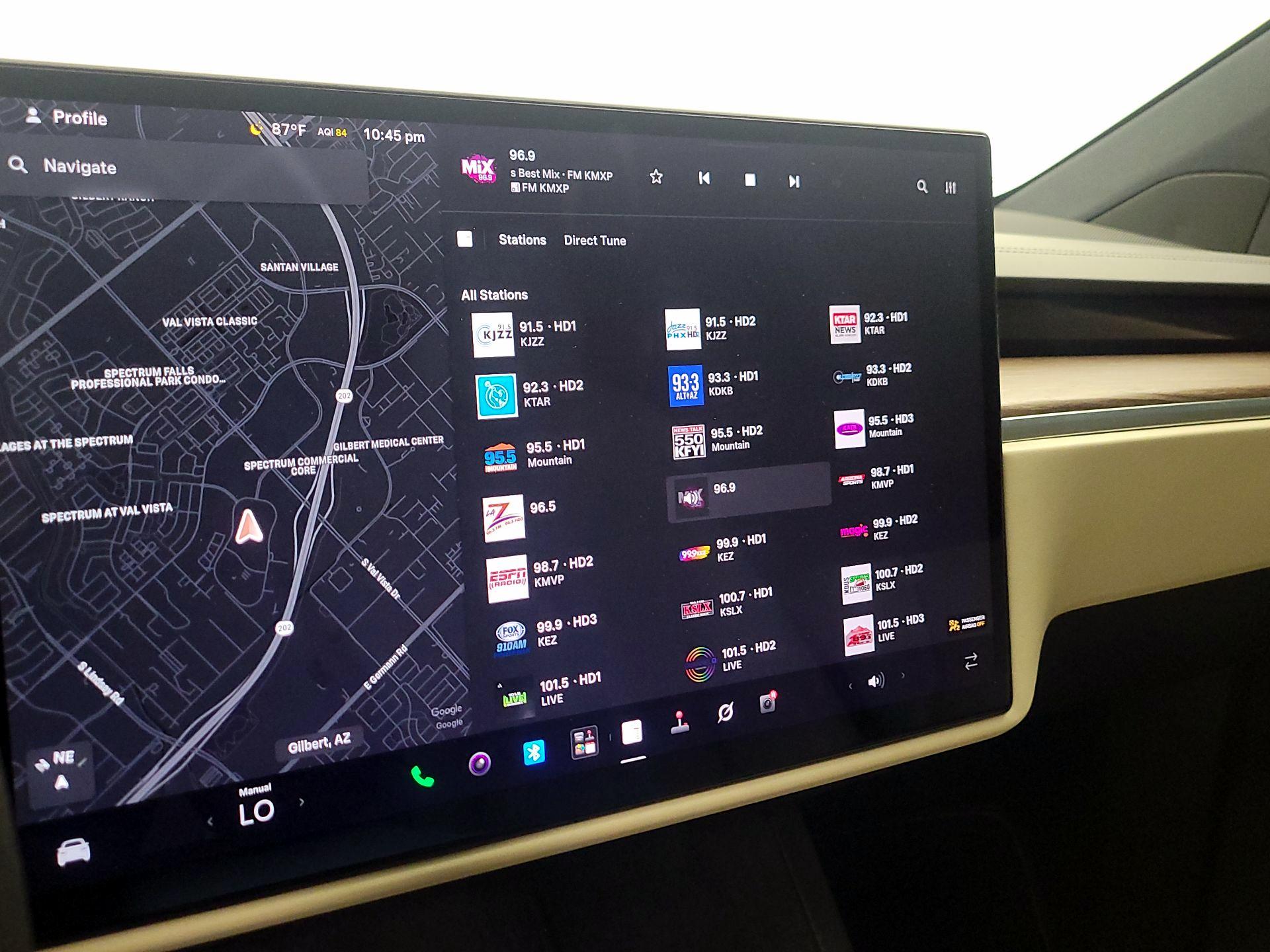 Thumbnail: 2022 Tesla Model X - 15
