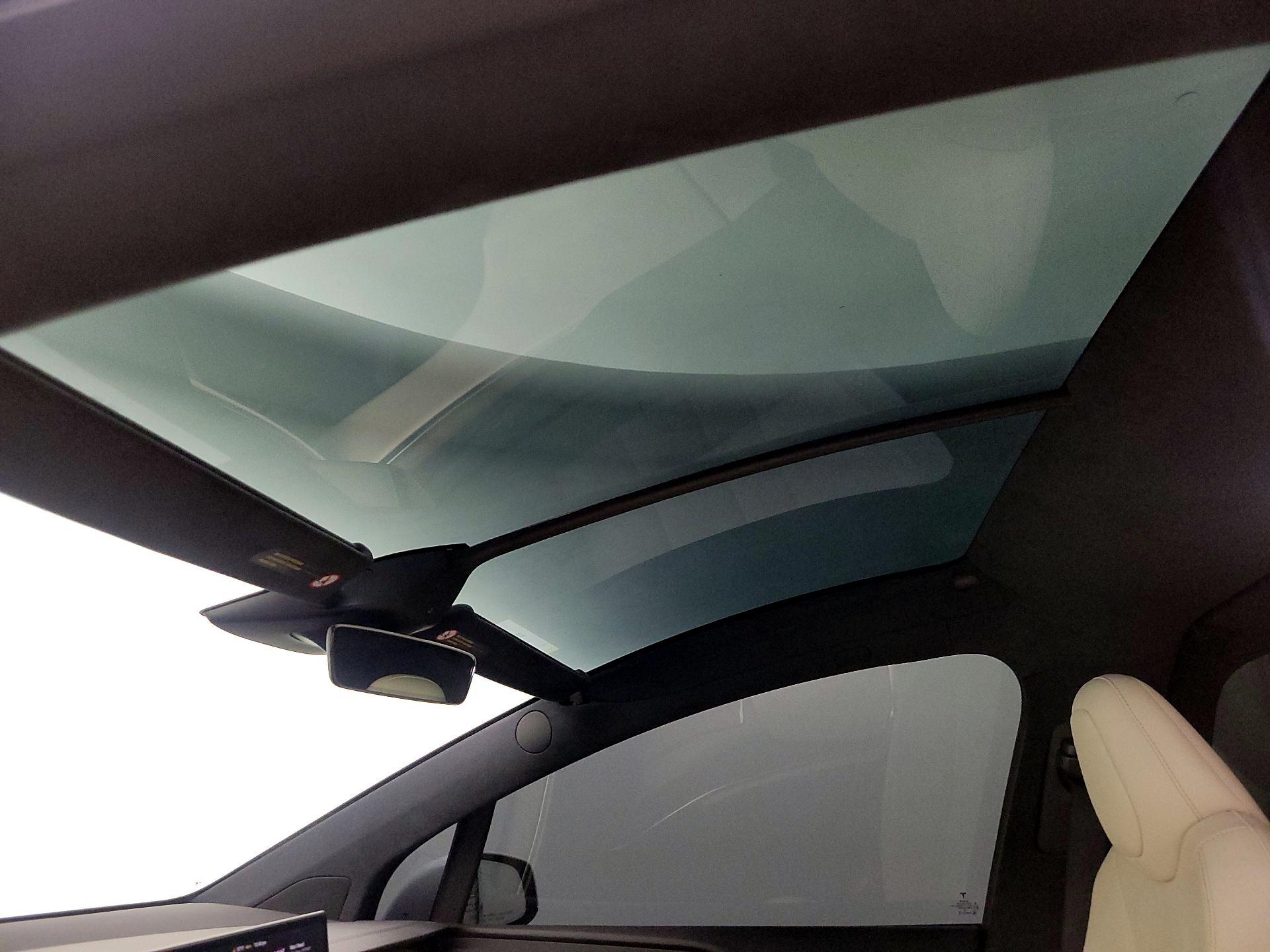 Thumbnail: 2022 Tesla Model X - 19