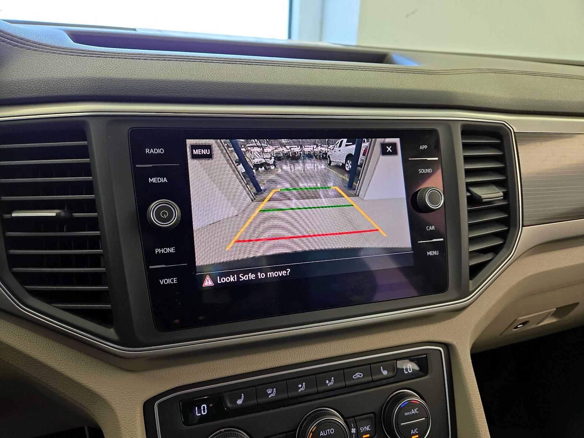 Thumbnail: 2018 Volkswagen Atlas - 14