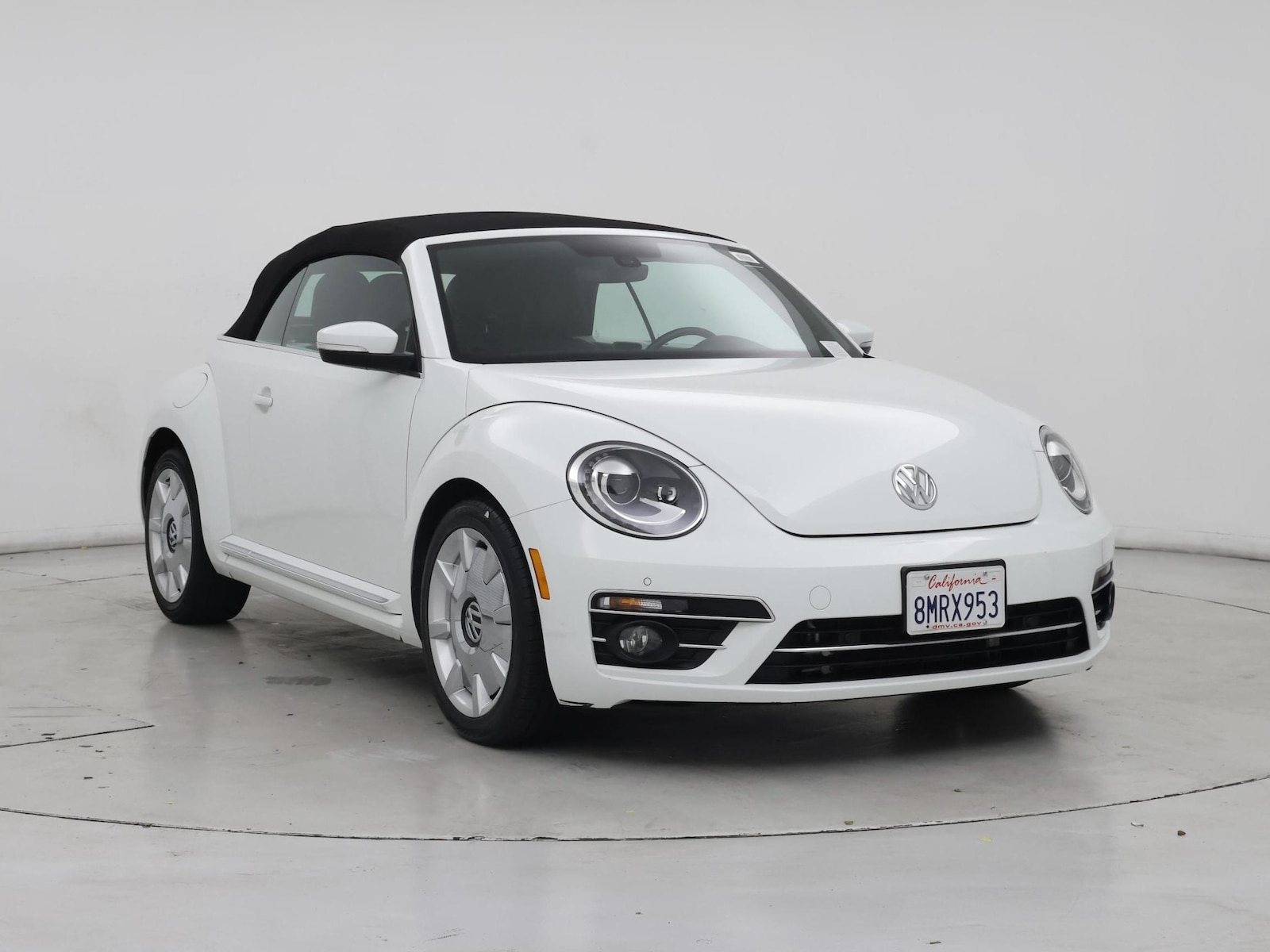 2019 Volkswagen Beetle SE - Photo 2