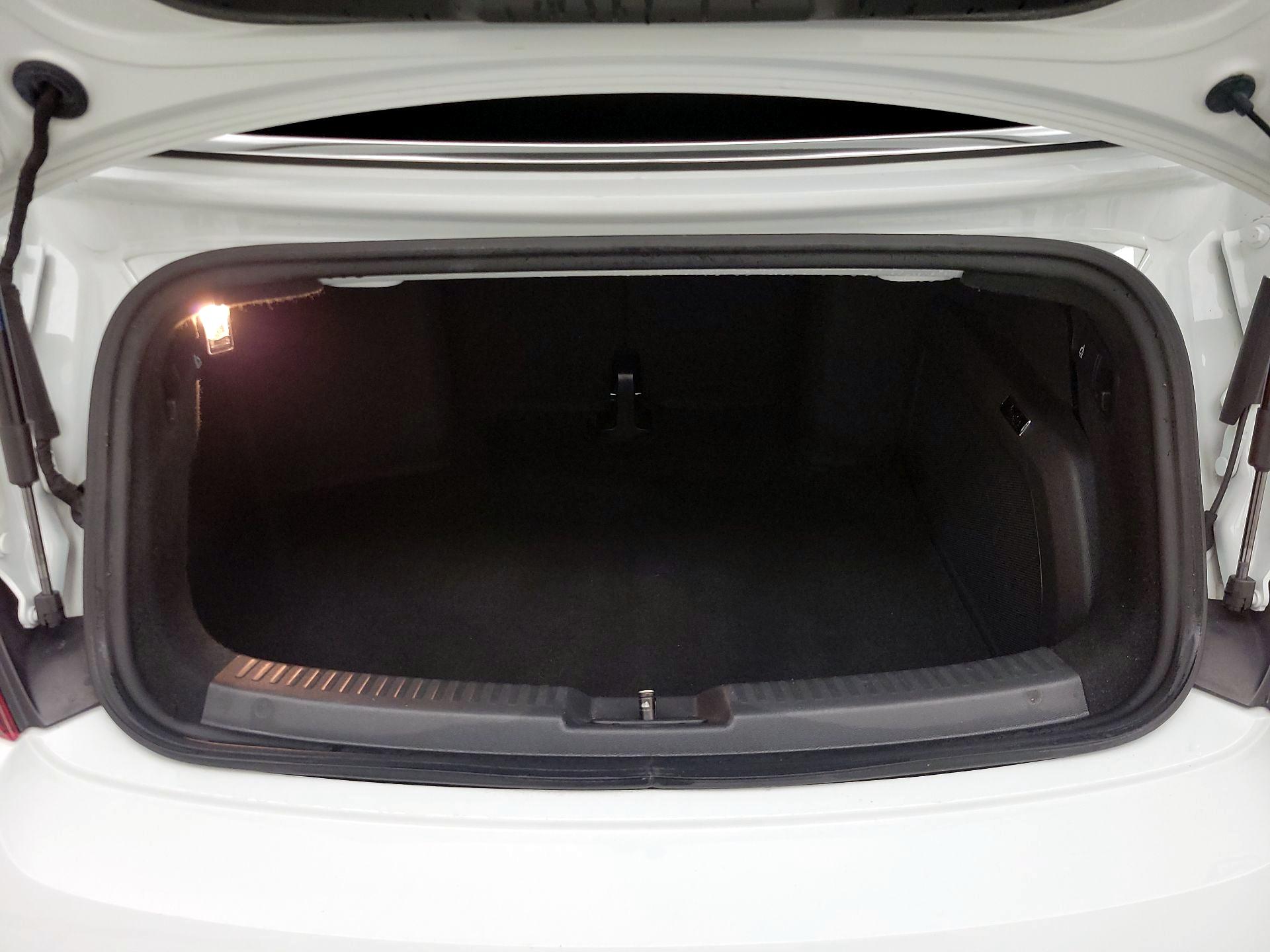 Thumbnail: 2019 Volkswagen Beetle - 20