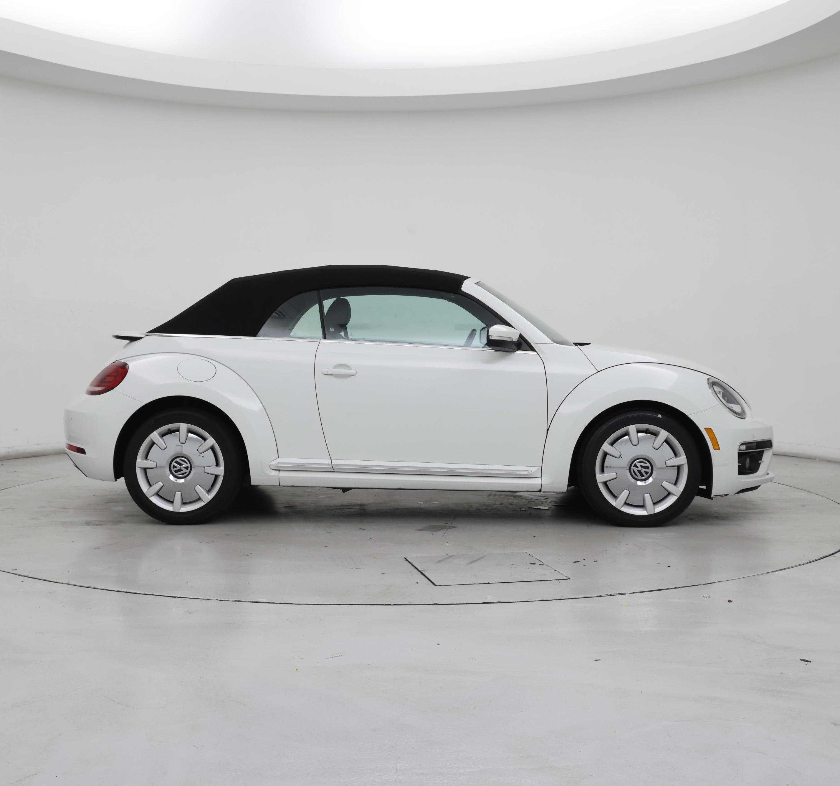 Thumbnail: 2019 Volkswagen Beetle - 7