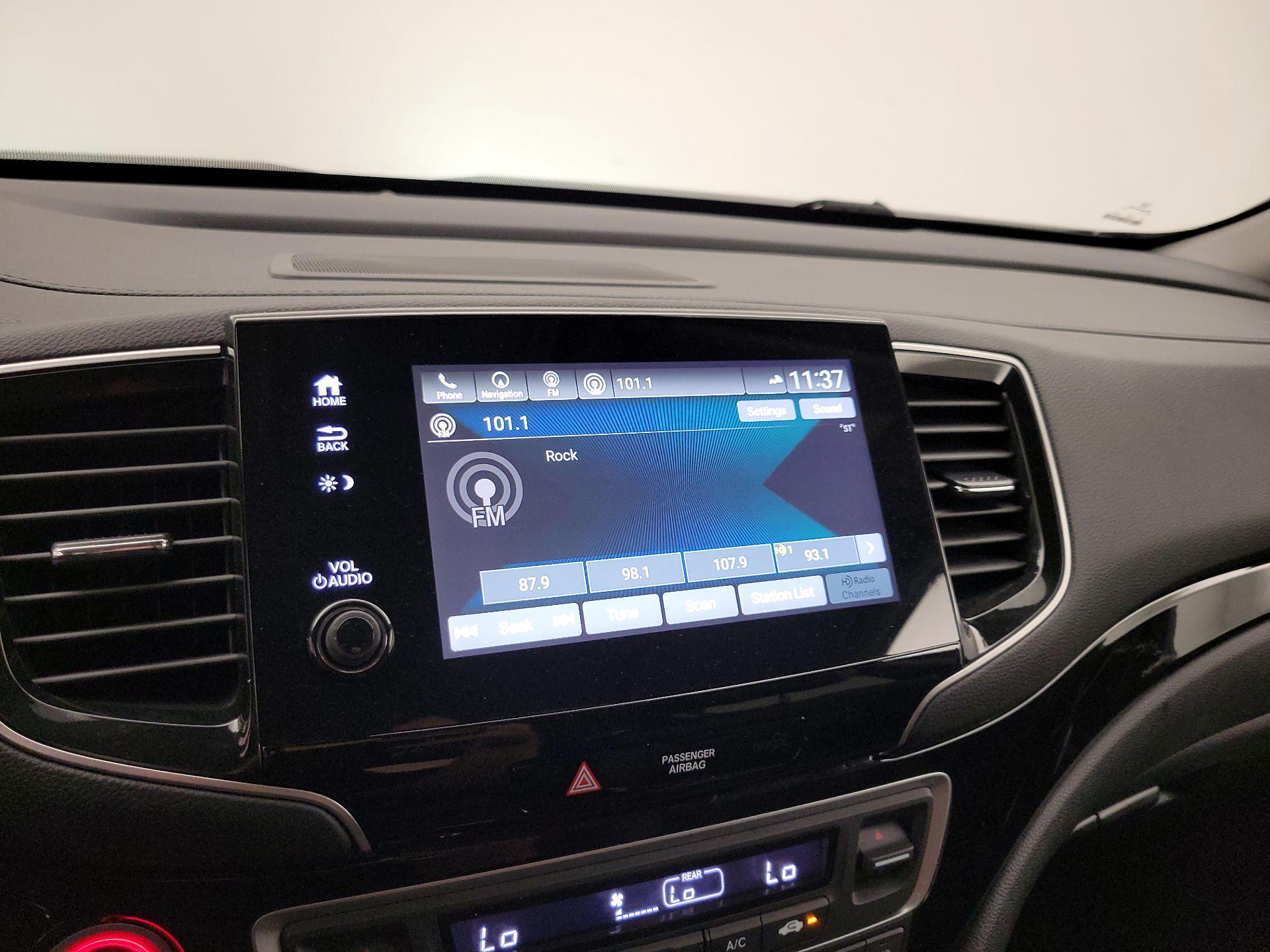 Thumbnail: 2019 Honda Pilot - 16