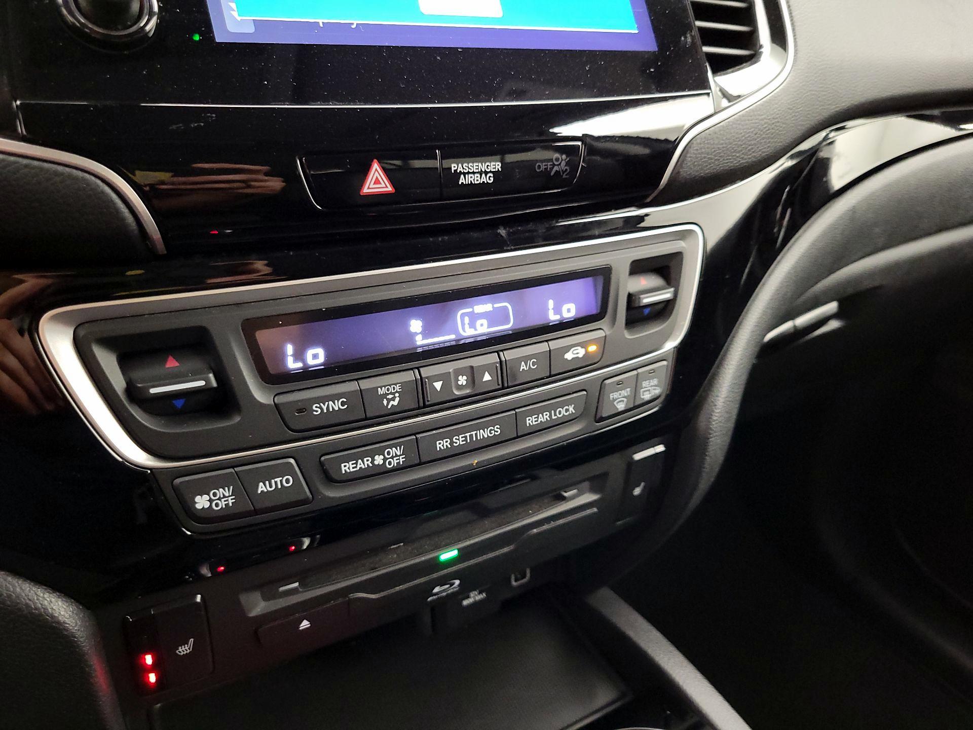 Thumbnail: 2019 Honda Pilot - 17