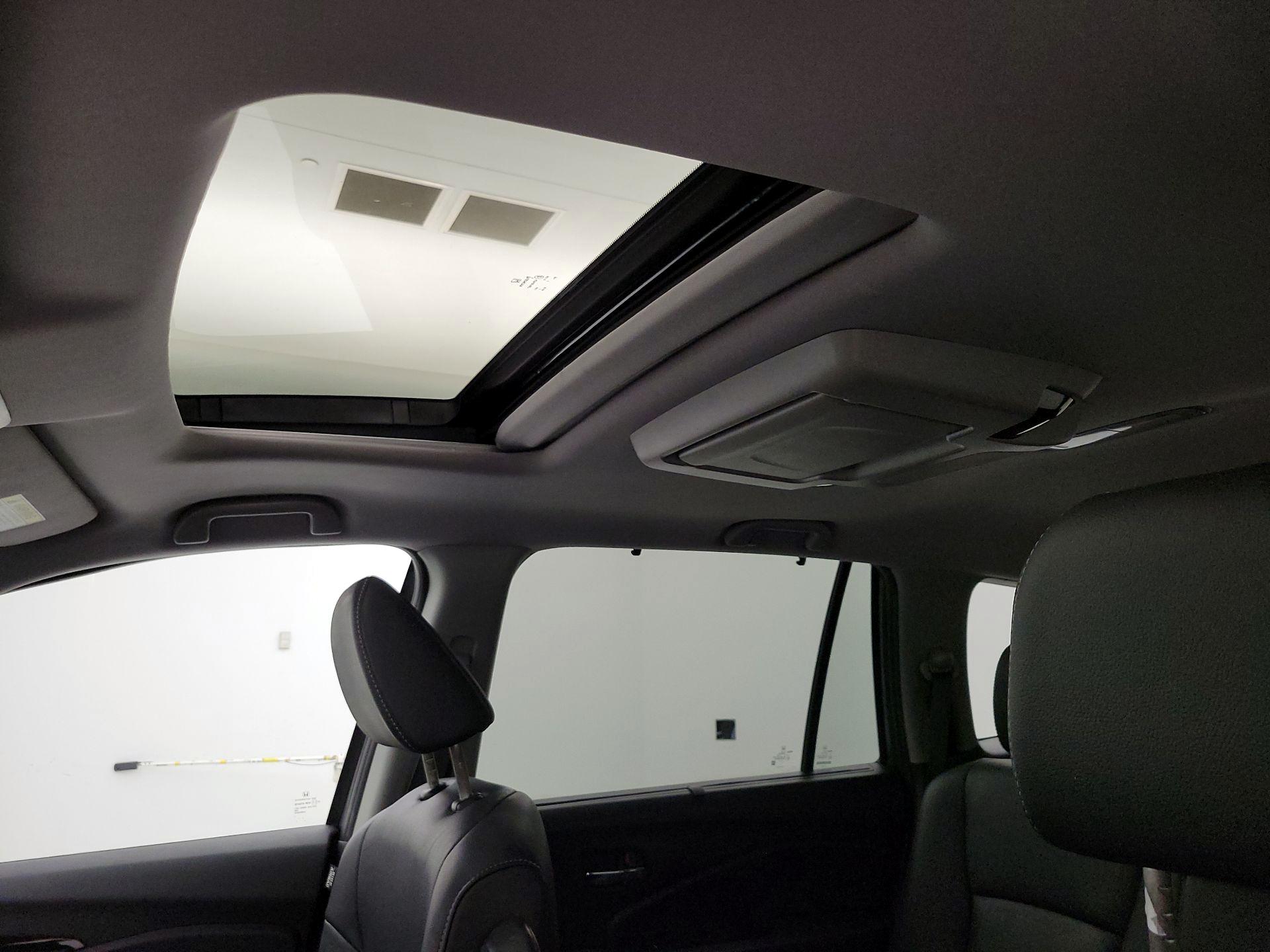 Thumbnail: 2019 Honda Pilot - 20