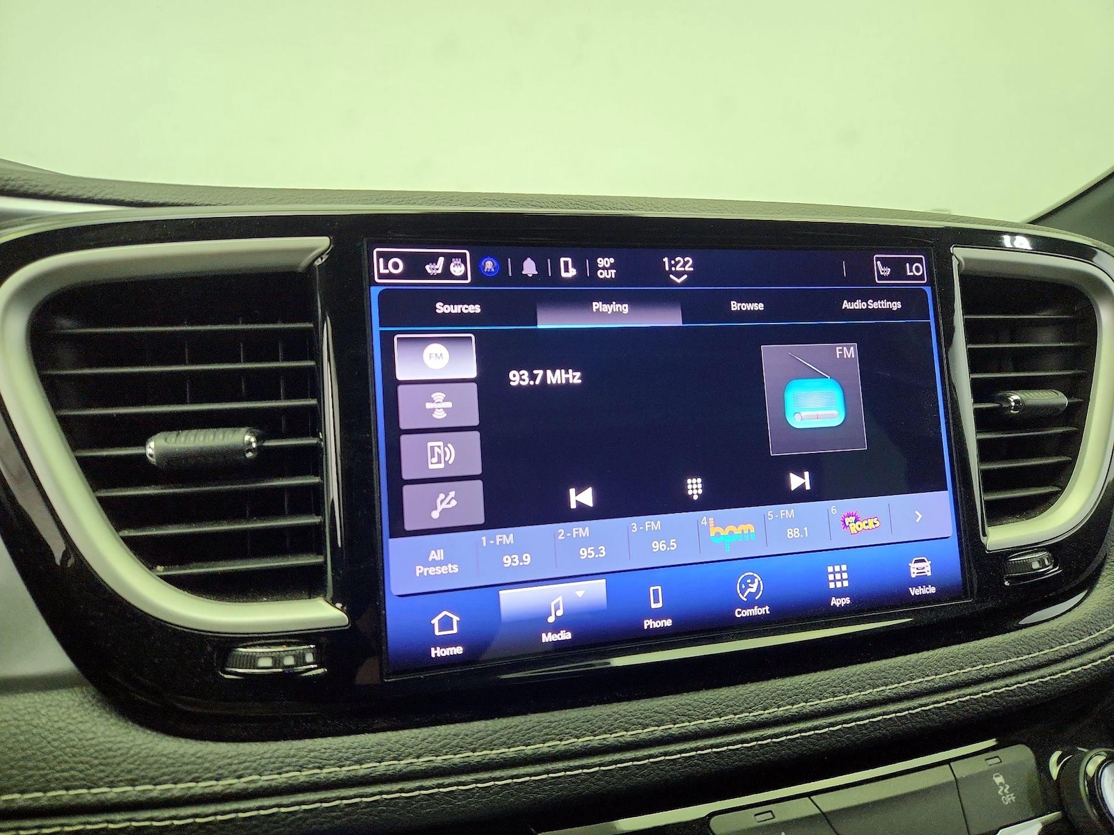 2022 Chrysler Pacifica Hybrid Touring L - Photo 16