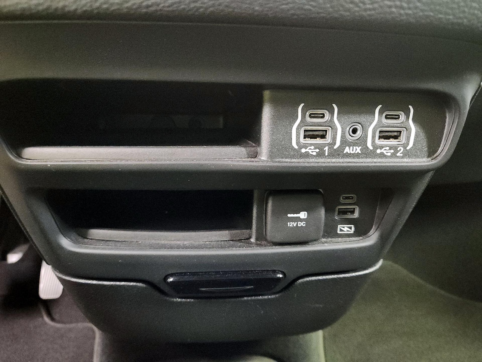 2022 Chrysler Pacifica Hybrid Touring L - Photo 19