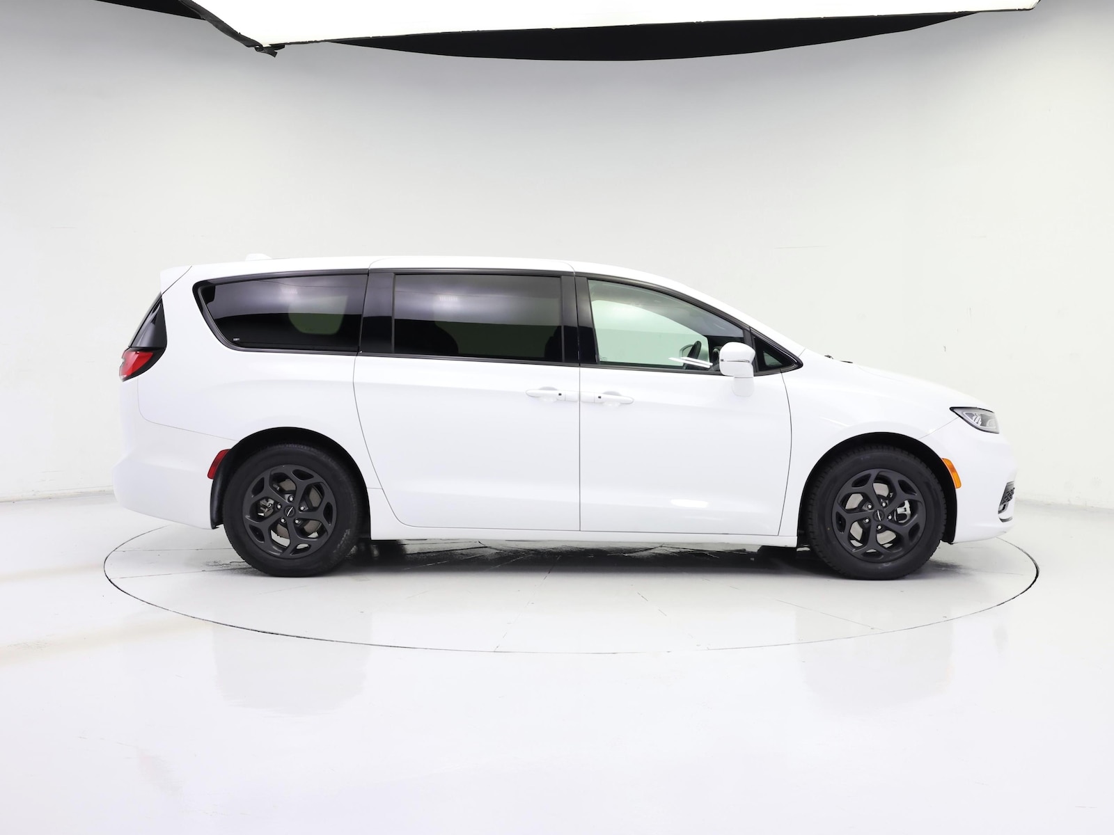 2022 Chrysler Pacifica Hybrid Touring L - Photo 8
