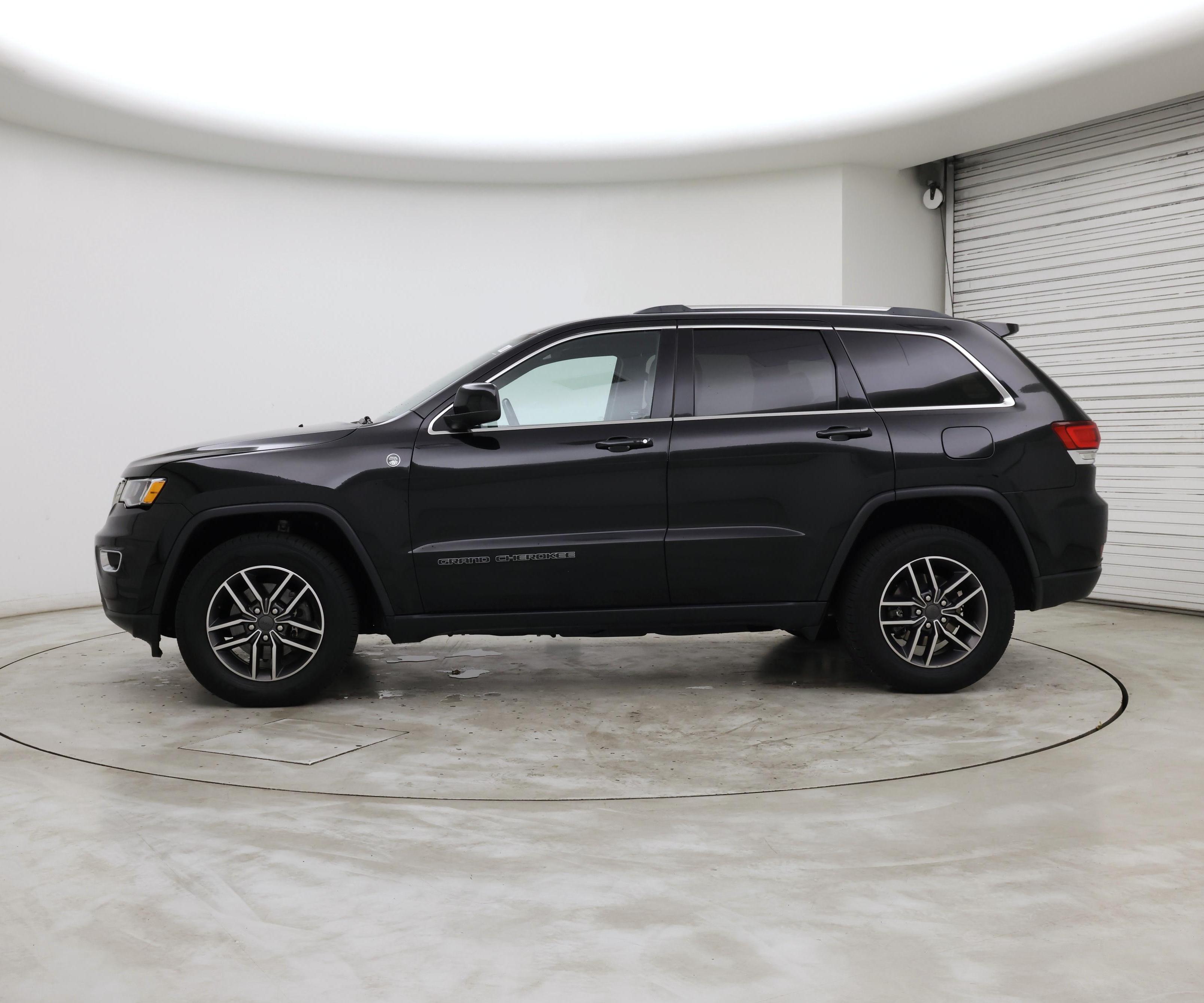 Thumbnail: 2020 Jeep Grand Cherokee - 3