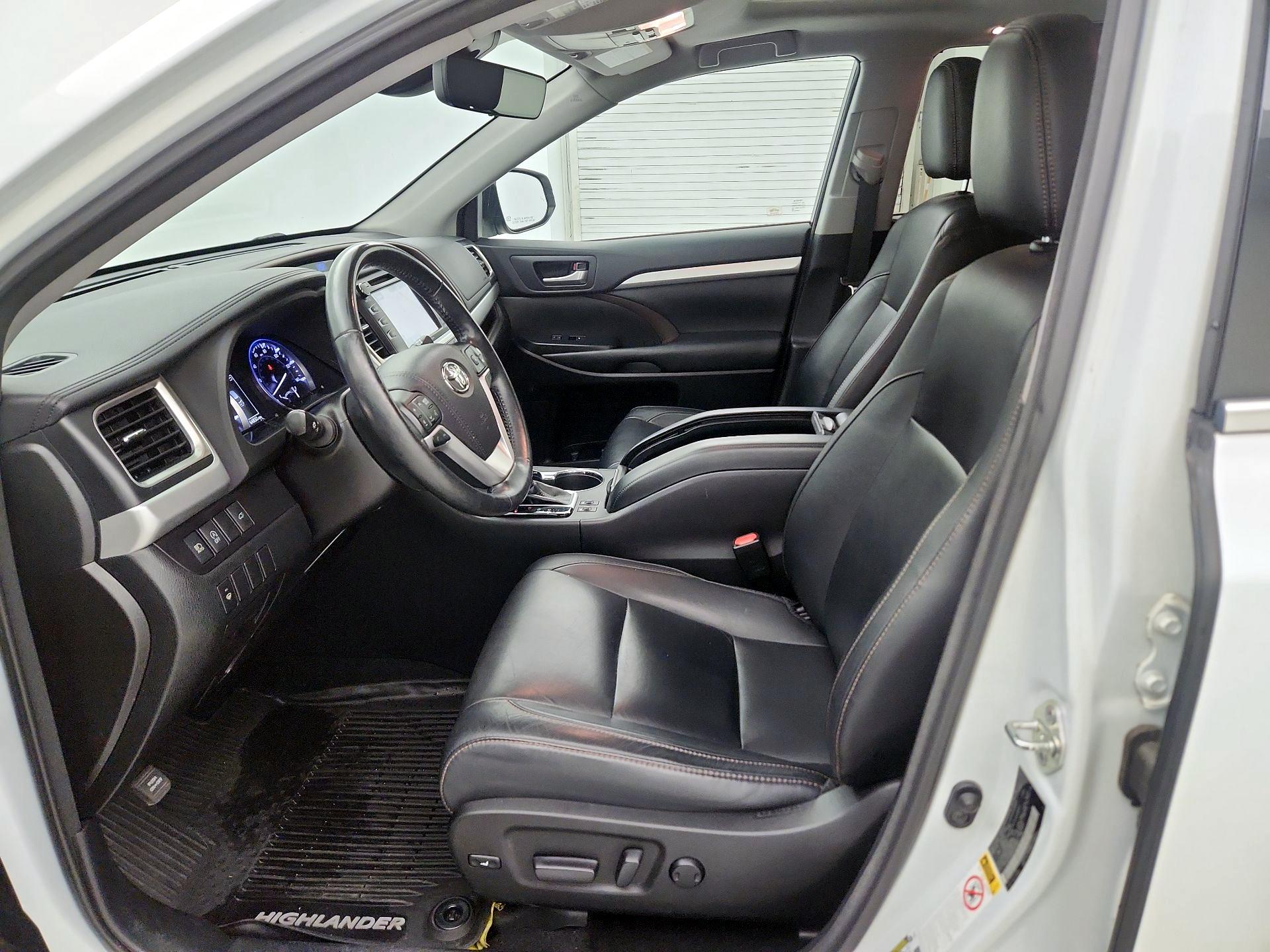 Thumbnail: 2018 Toyota Highlander - 11