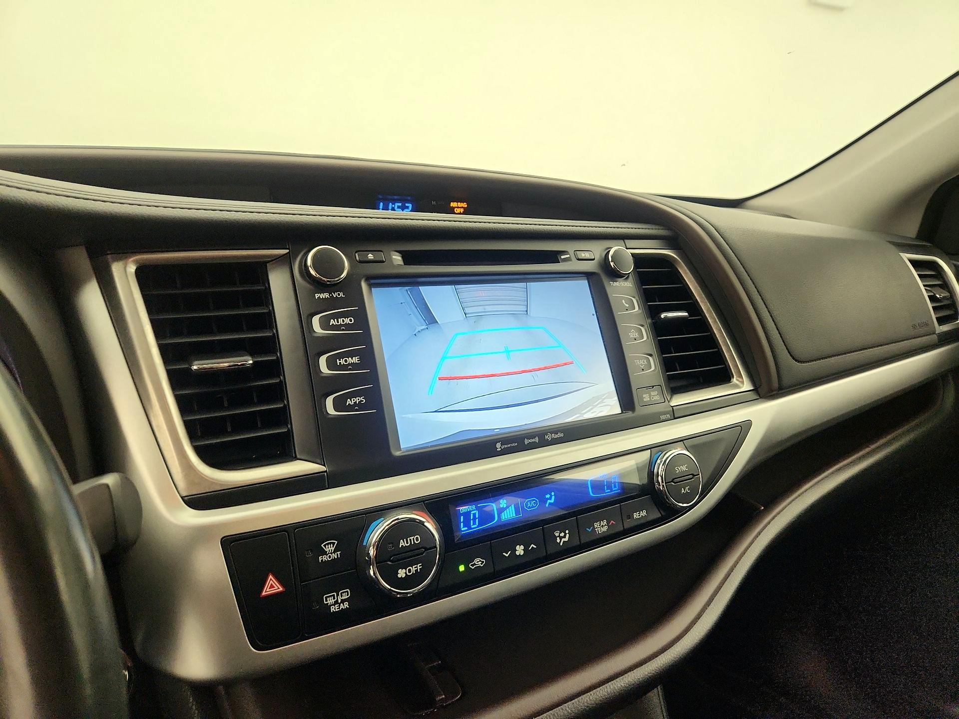 Thumbnail: 2018 Toyota Highlander - 15
