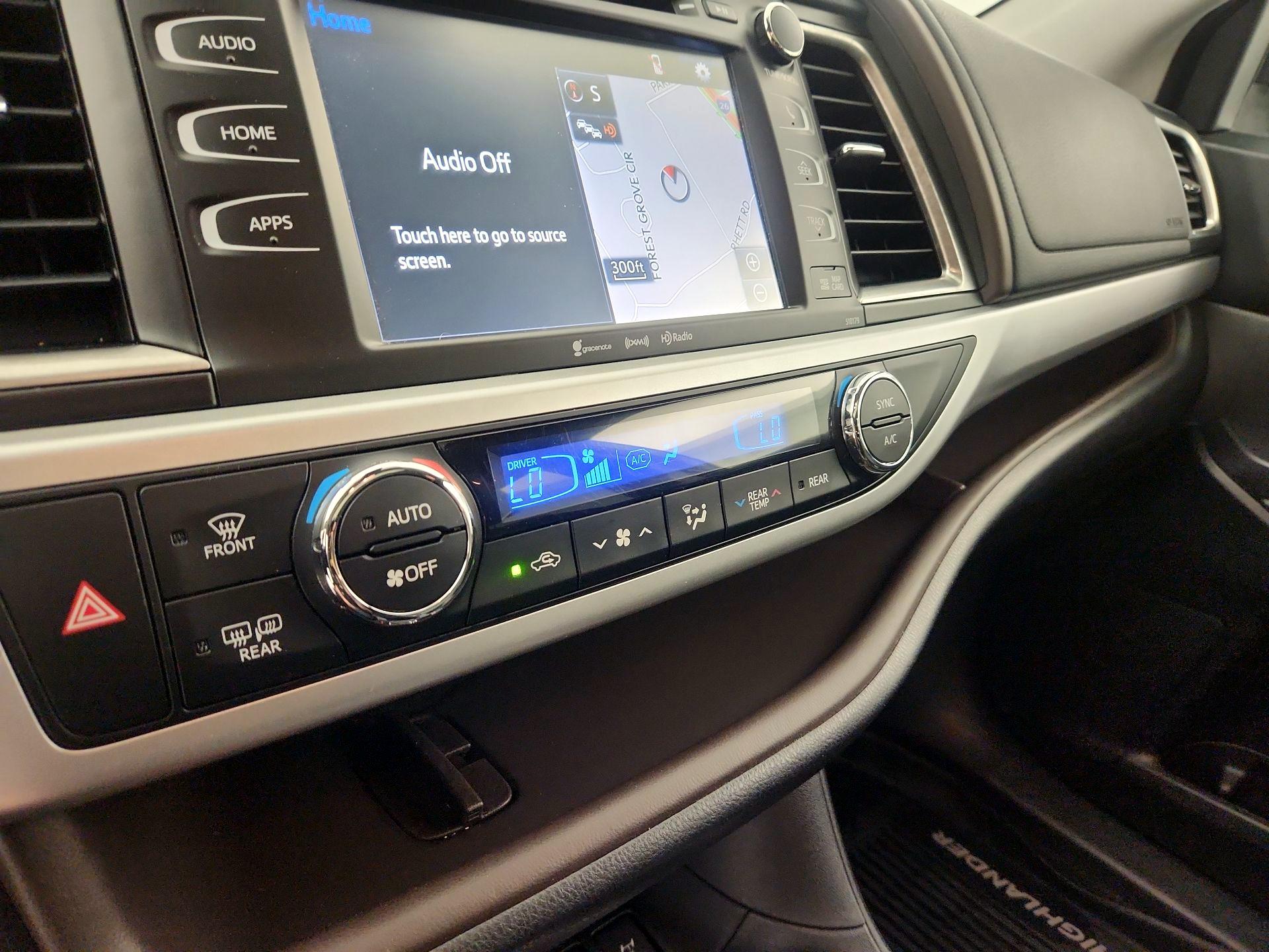 Thumbnail: 2018 Toyota Highlander - 17