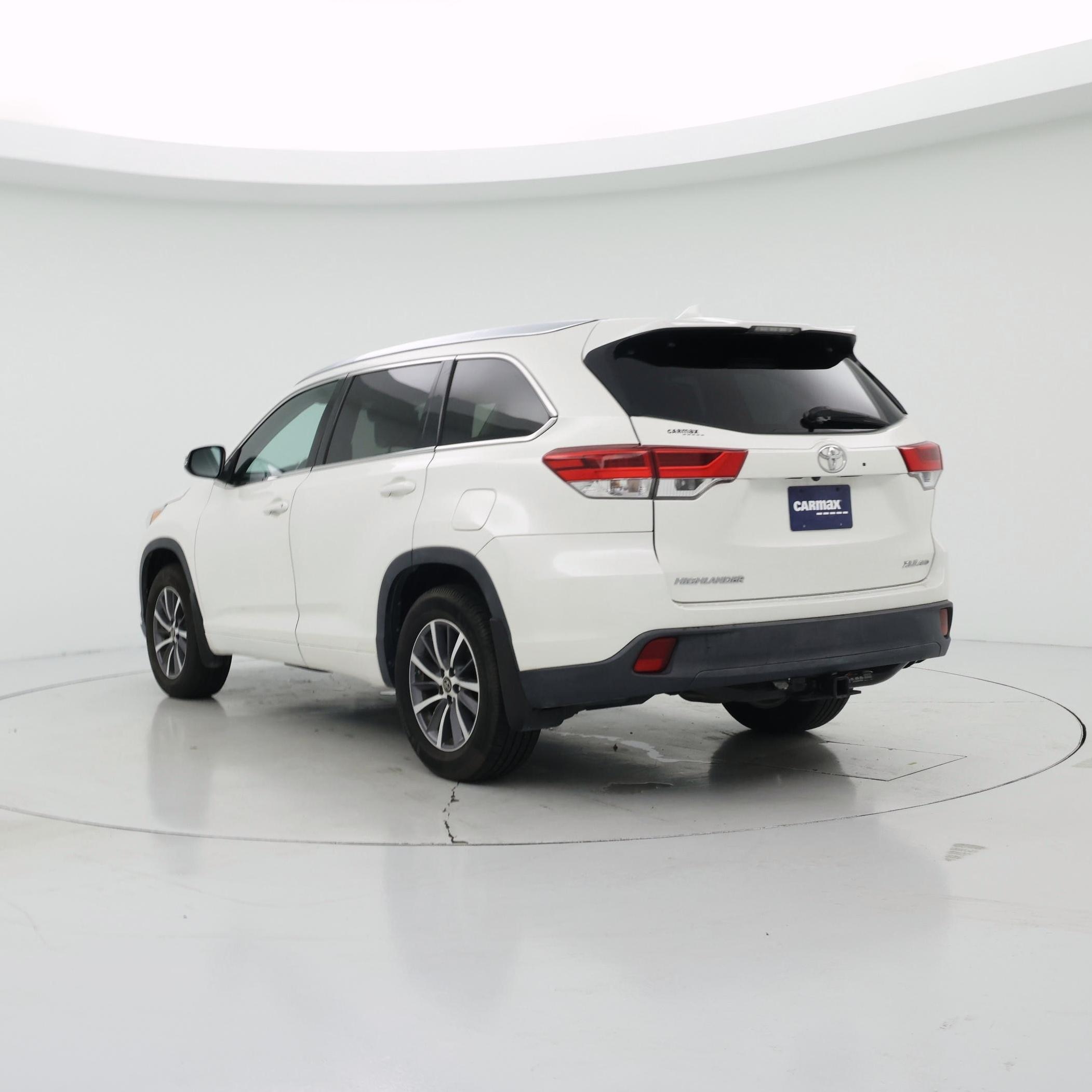Thumbnail: 2018 Toyota Highlander - 2