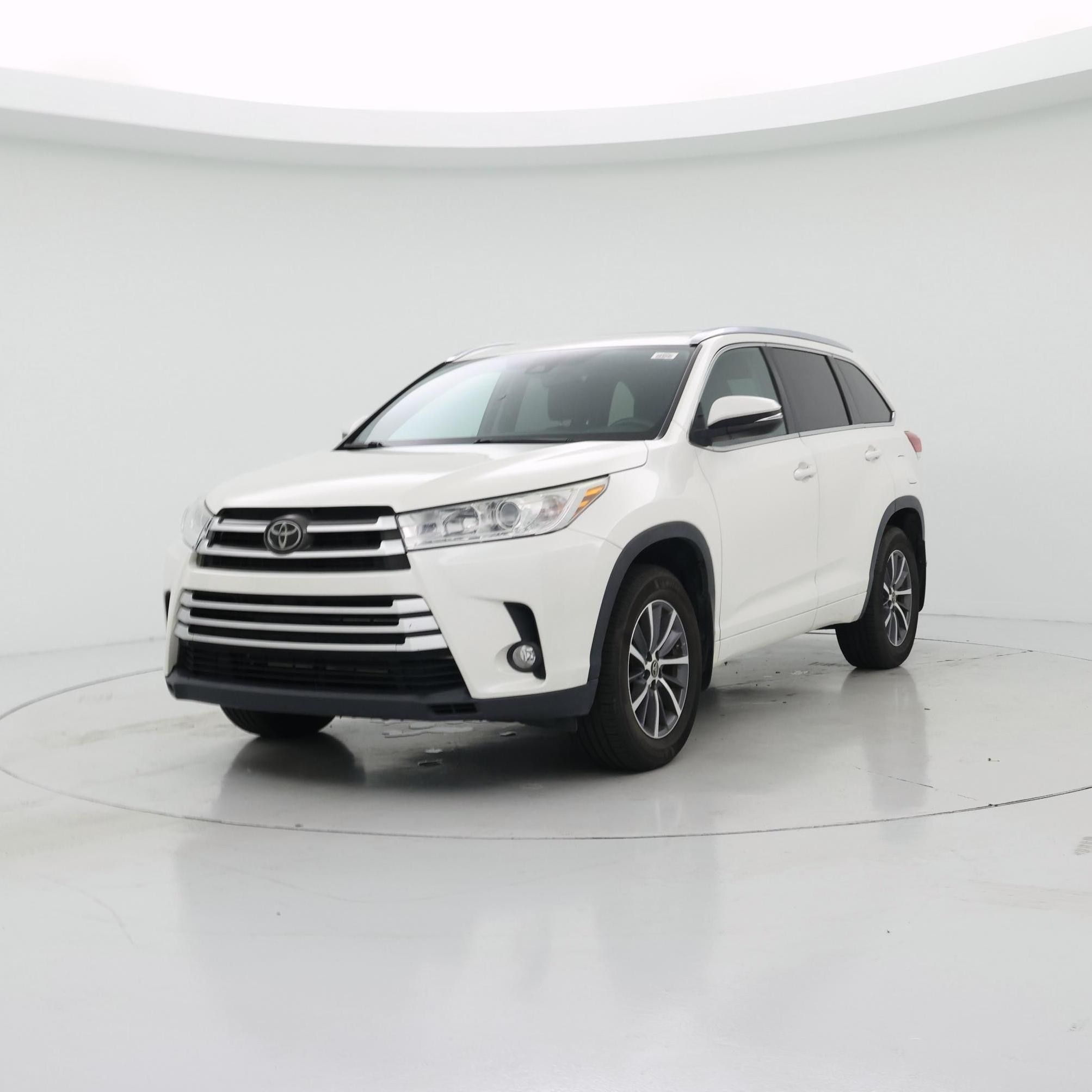 Thumbnail: 2018 Toyota Highlander - 4