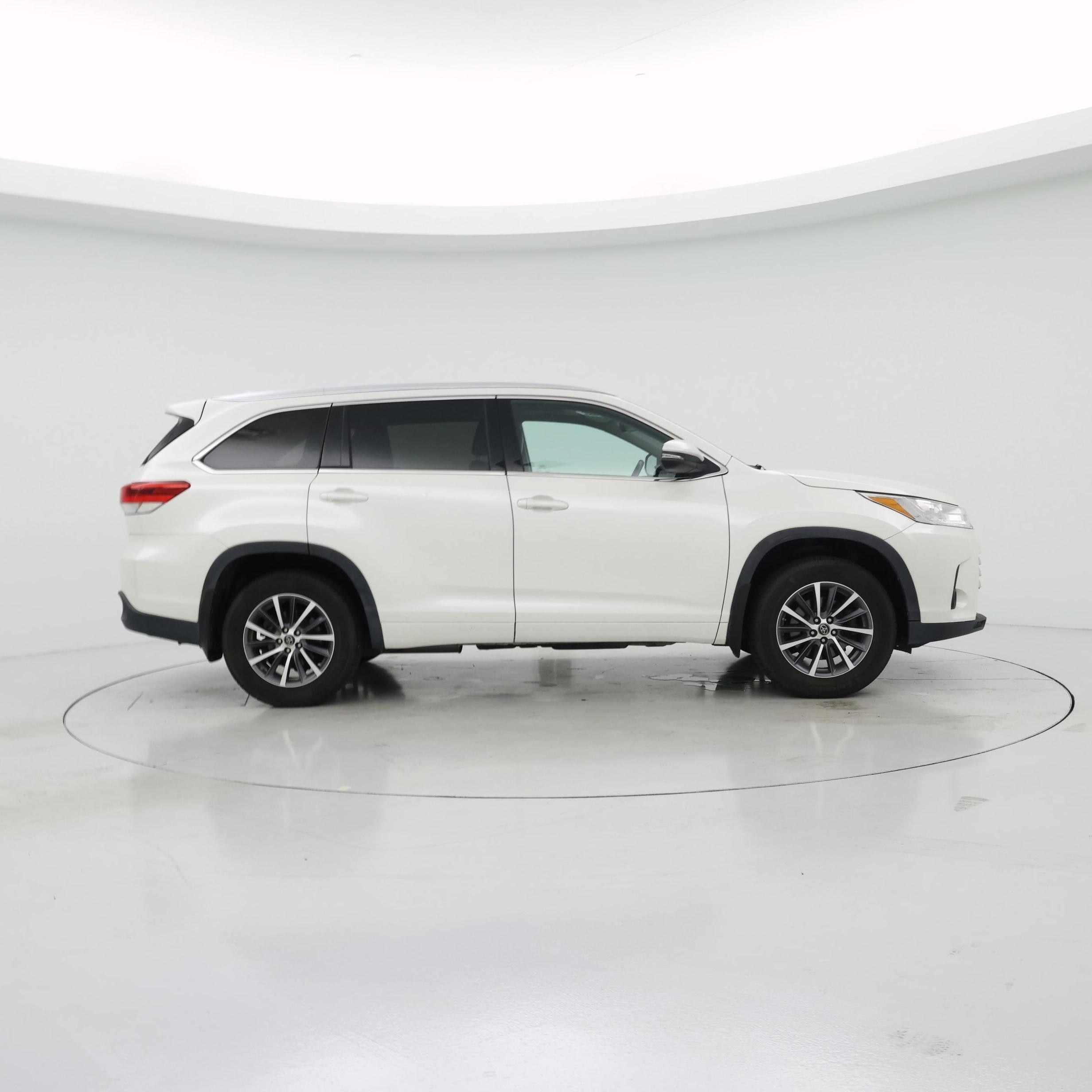 Thumbnail: 2018 Toyota Highlander - 7