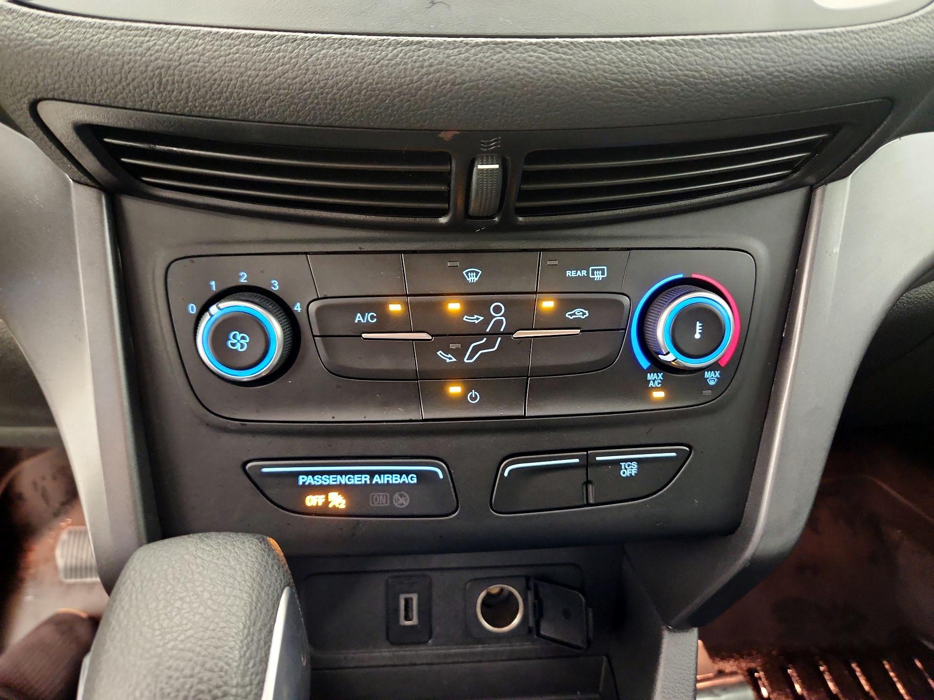 Thumbnail: 2019 Ford Escape - 15