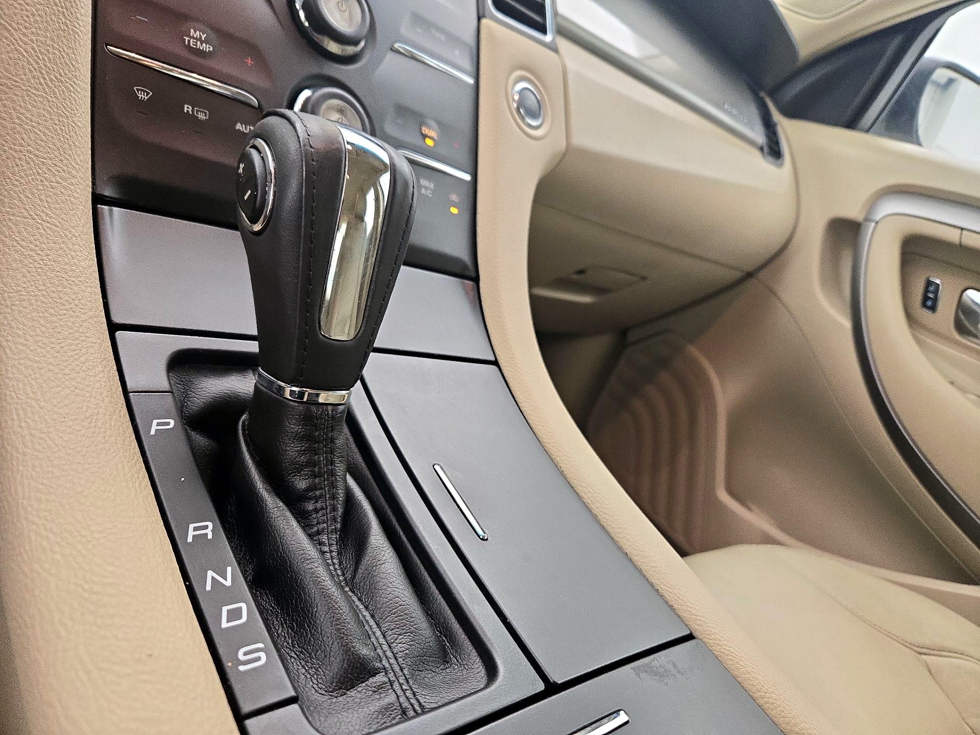 Thumbnail: 2015 Ford Taurus - 17