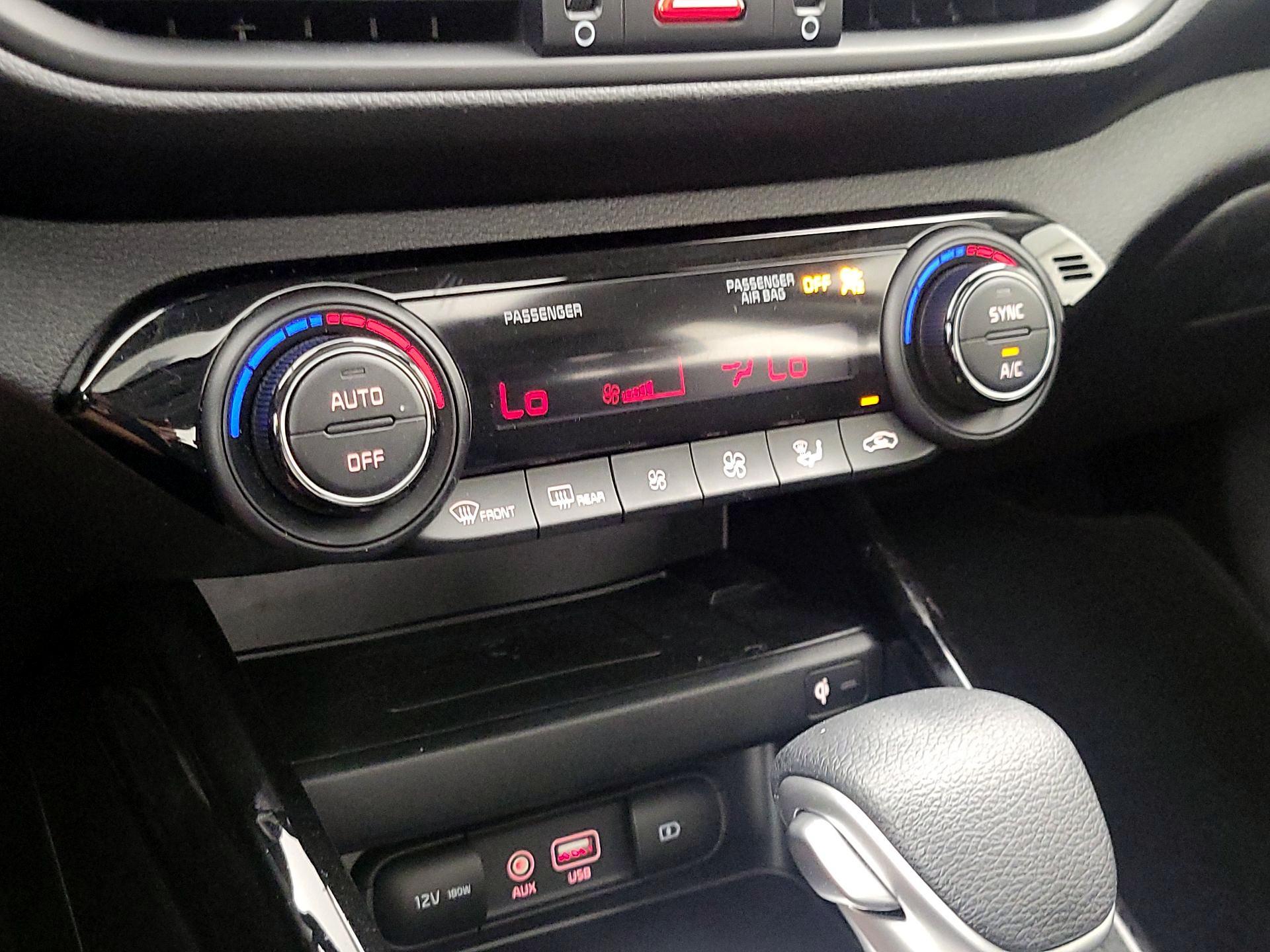 Thumbnail: 2021 Kia Forte - 16