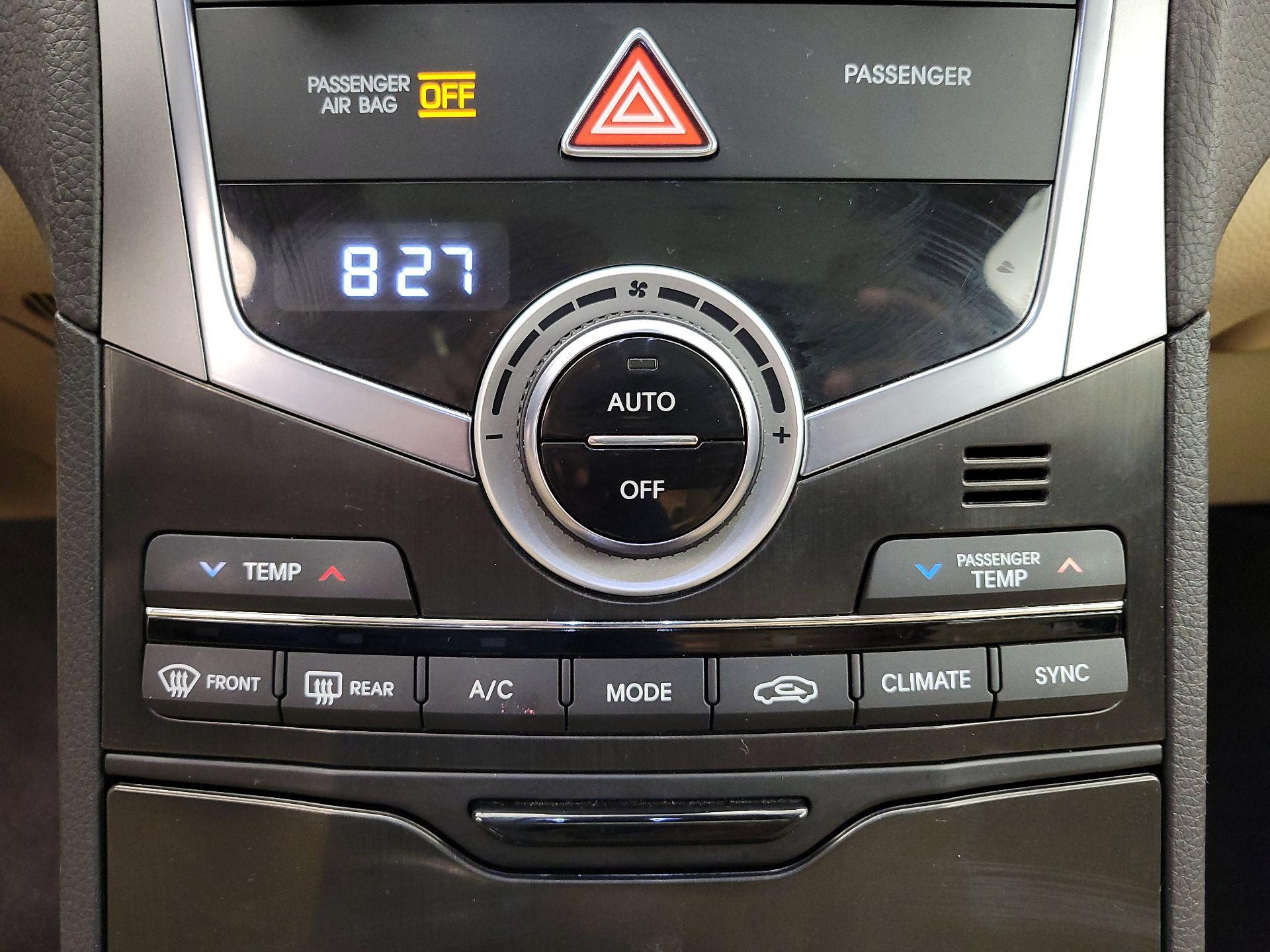 Thumbnail: 2016 Hyundai Azera - 17