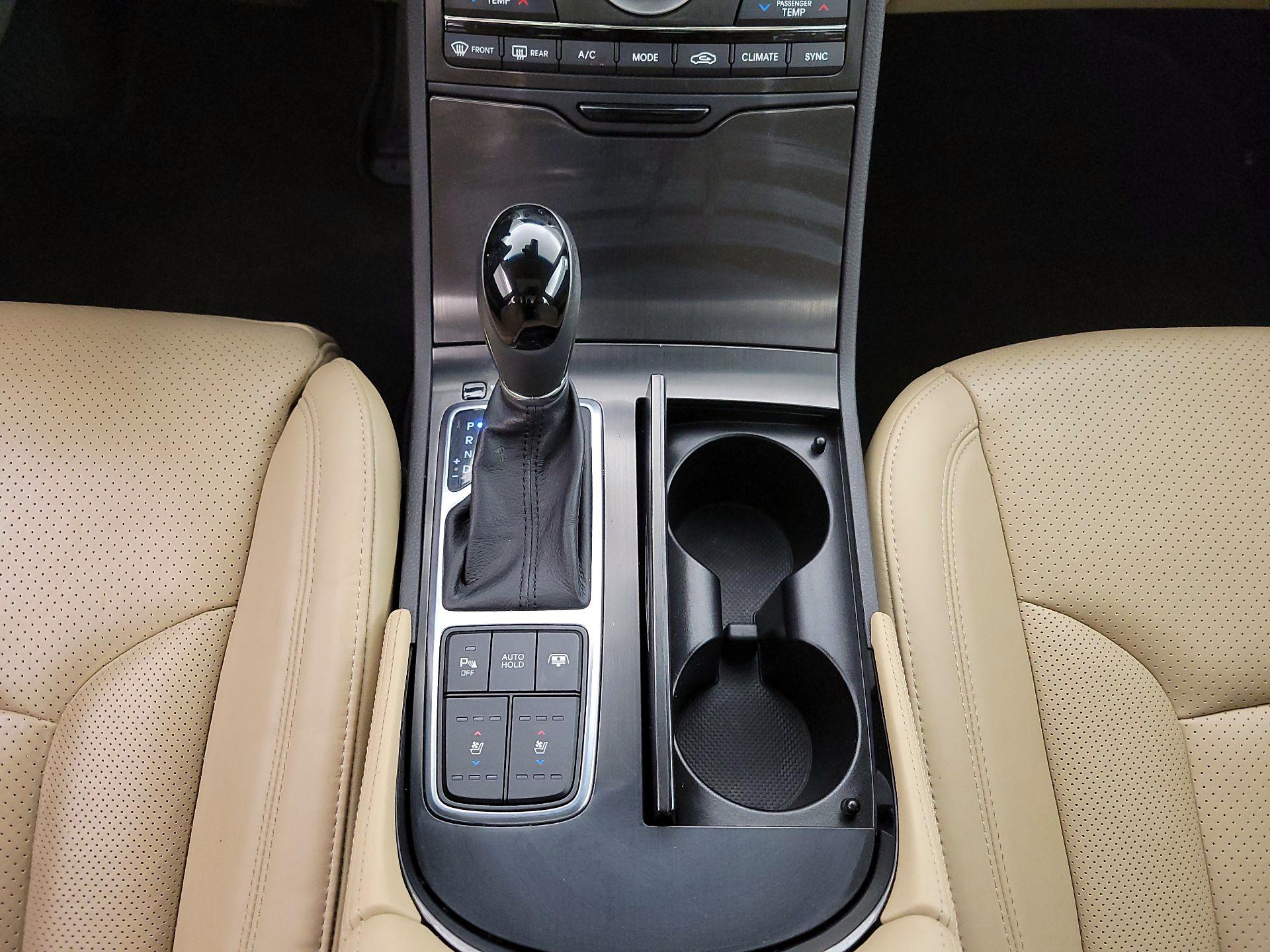 Thumbnail: 2016 Hyundai Azera - 18