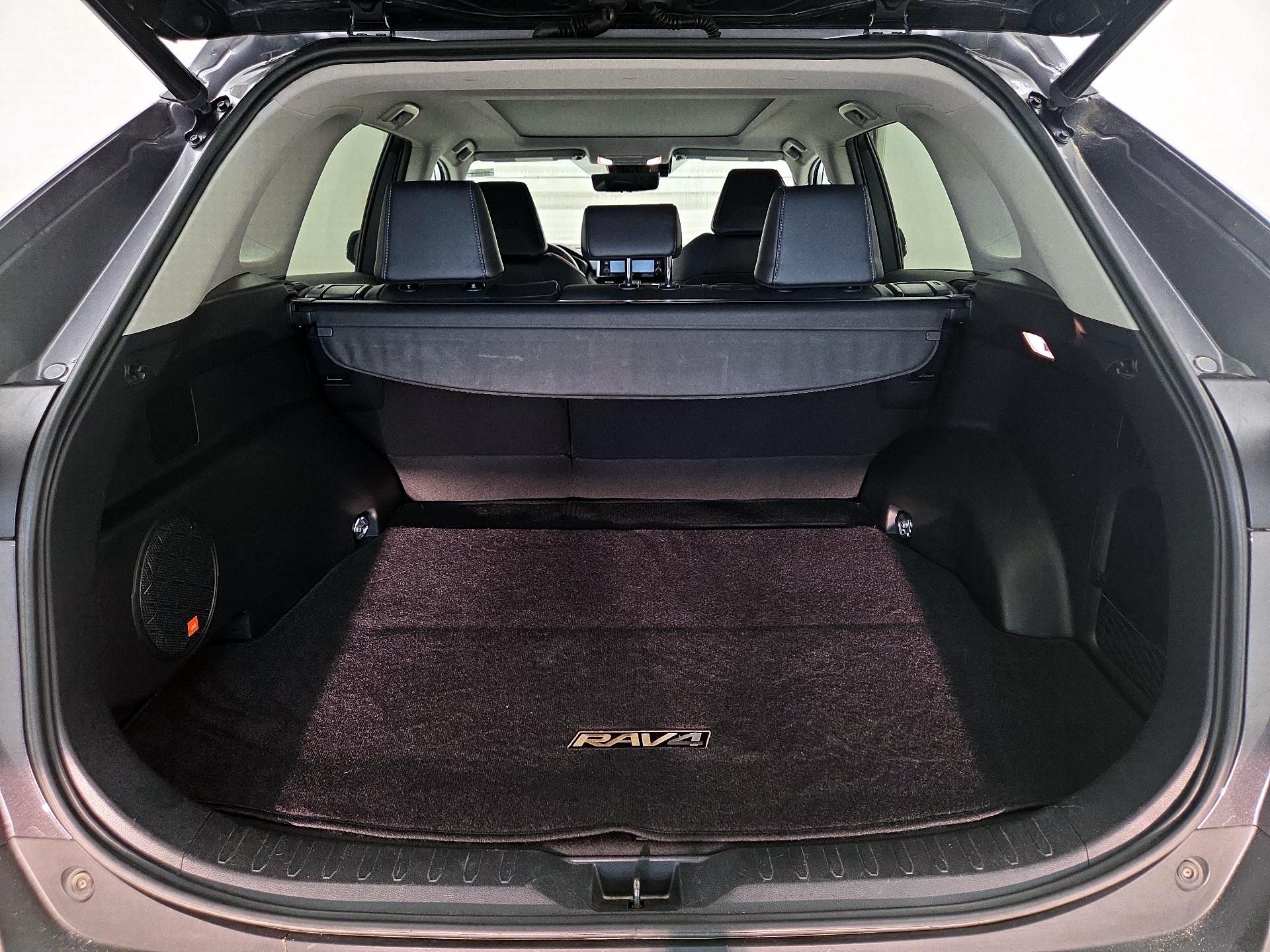 Thumbnail: 2021 Toyota RAV4 - 20
