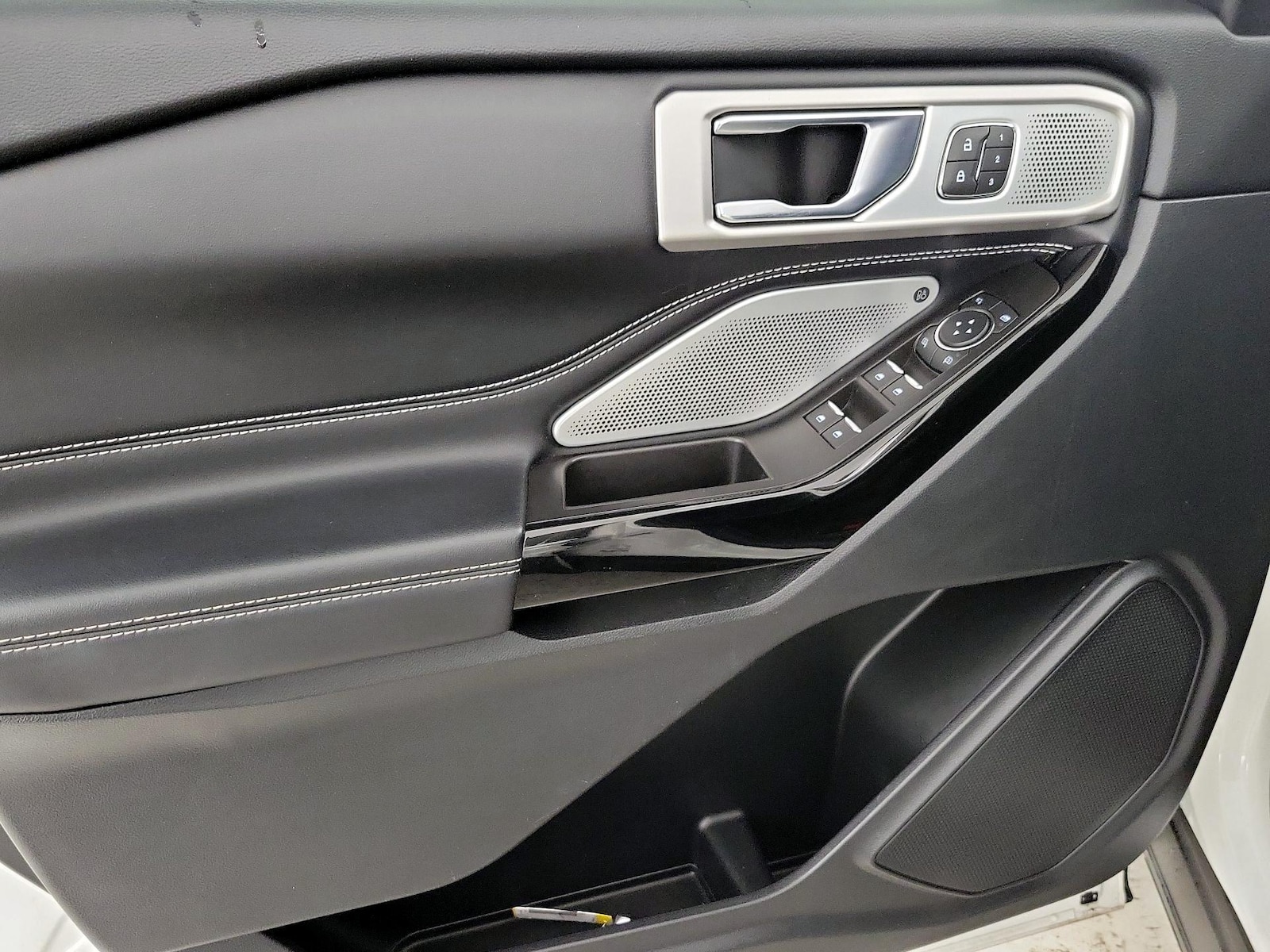 2021 Ford Explorer ST - Photo 13