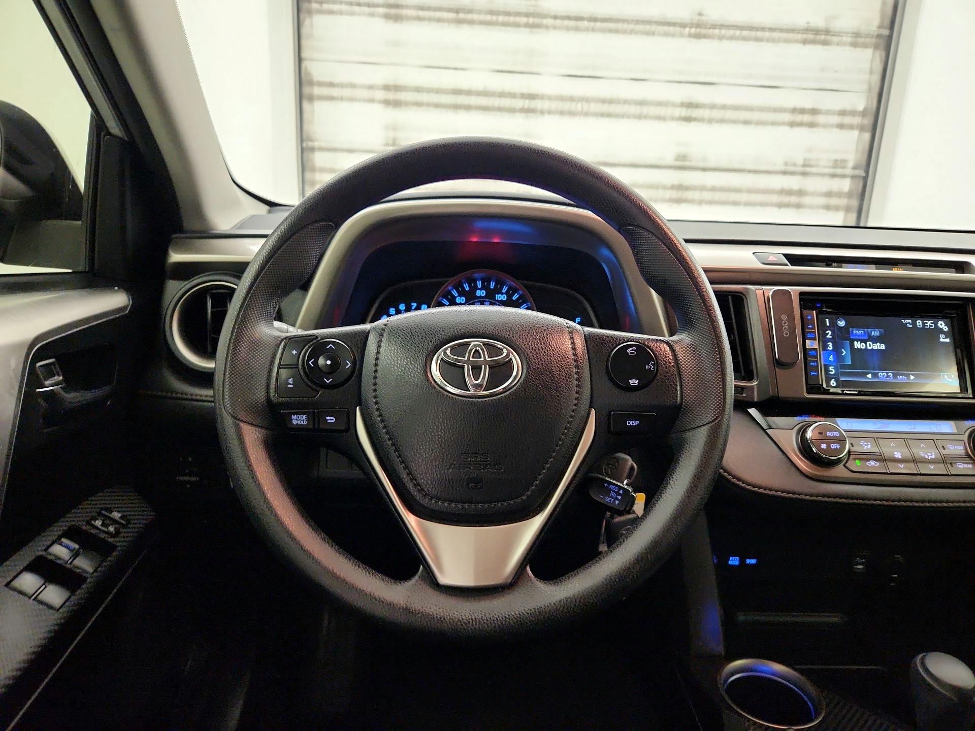Thumbnail: 2014 Toyota RAV4 - 10