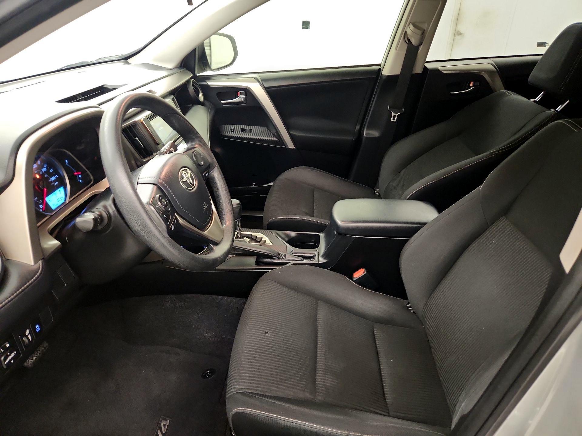 Thumbnail: 2014 Toyota RAV4 - 11