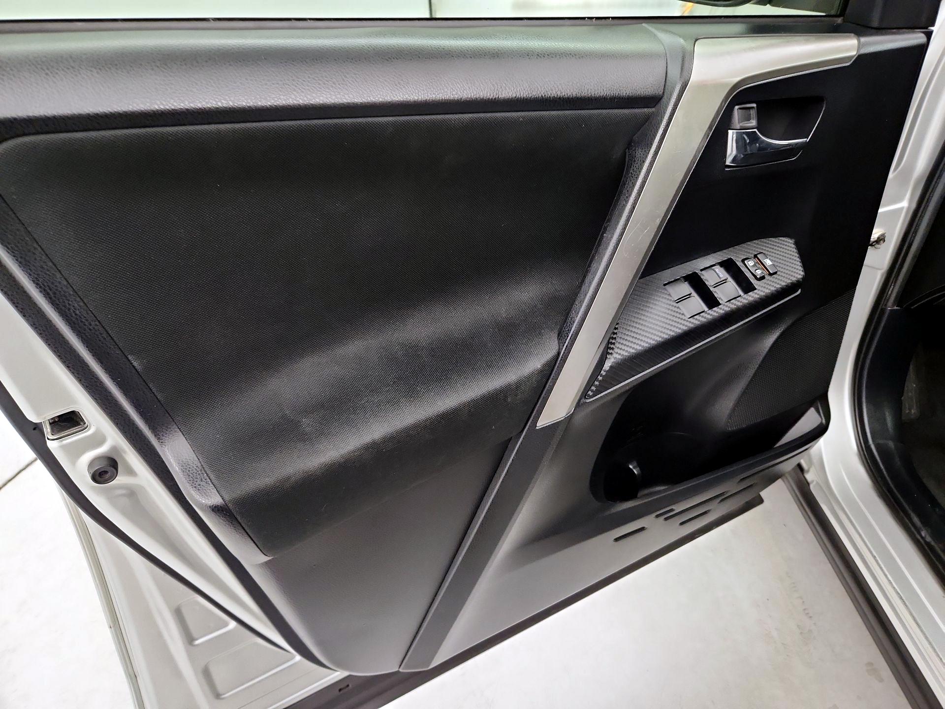 Thumbnail: 2014 Toyota RAV4 - 12