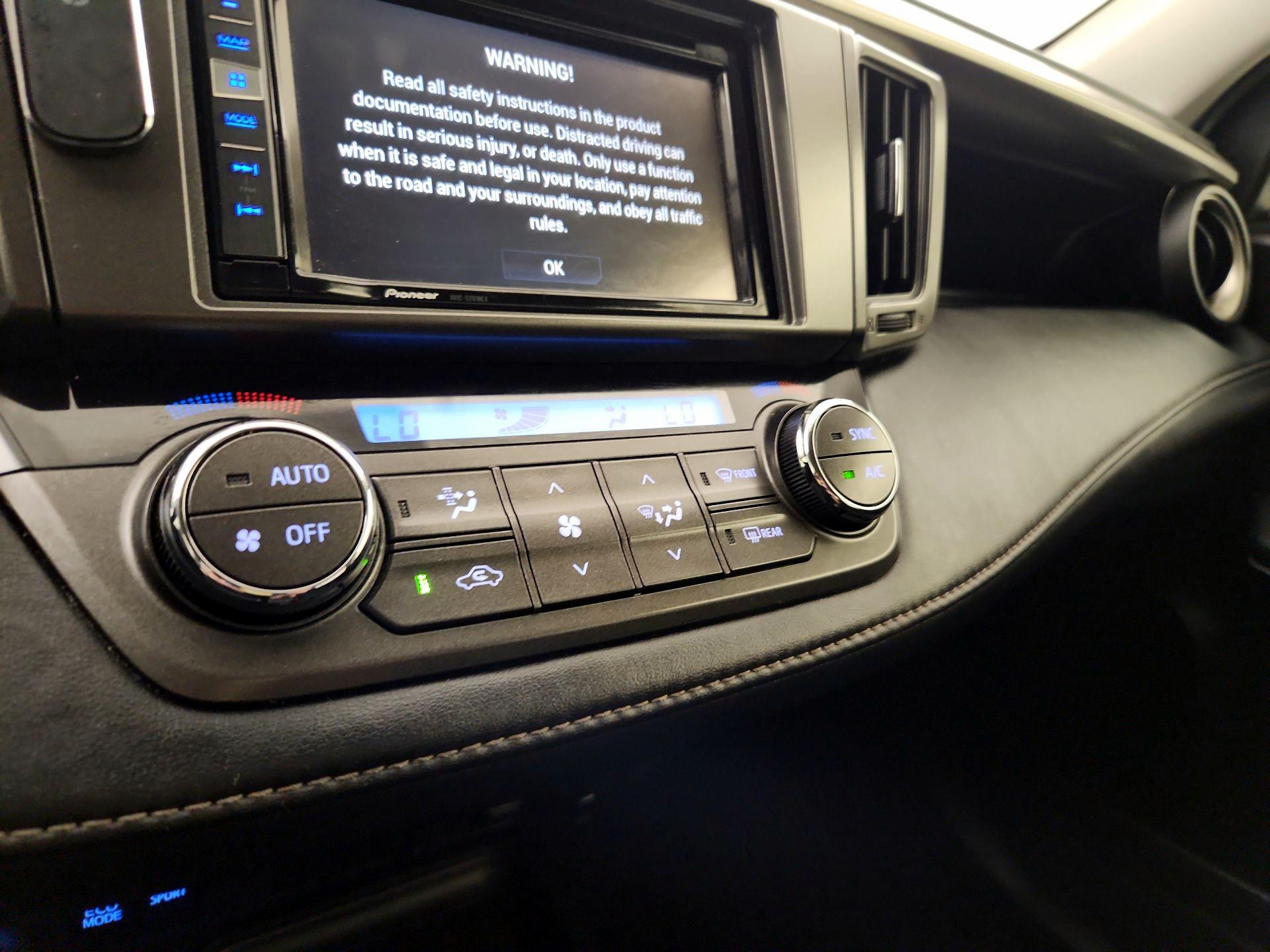 Thumbnail: 2014 Toyota RAV4 - 16