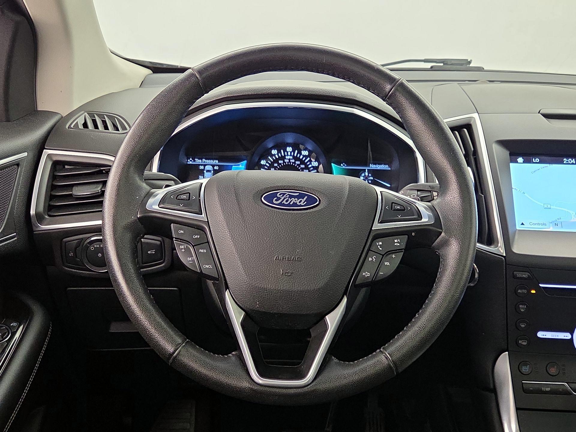 Thumbnail: 2016 Ford Edge - 10