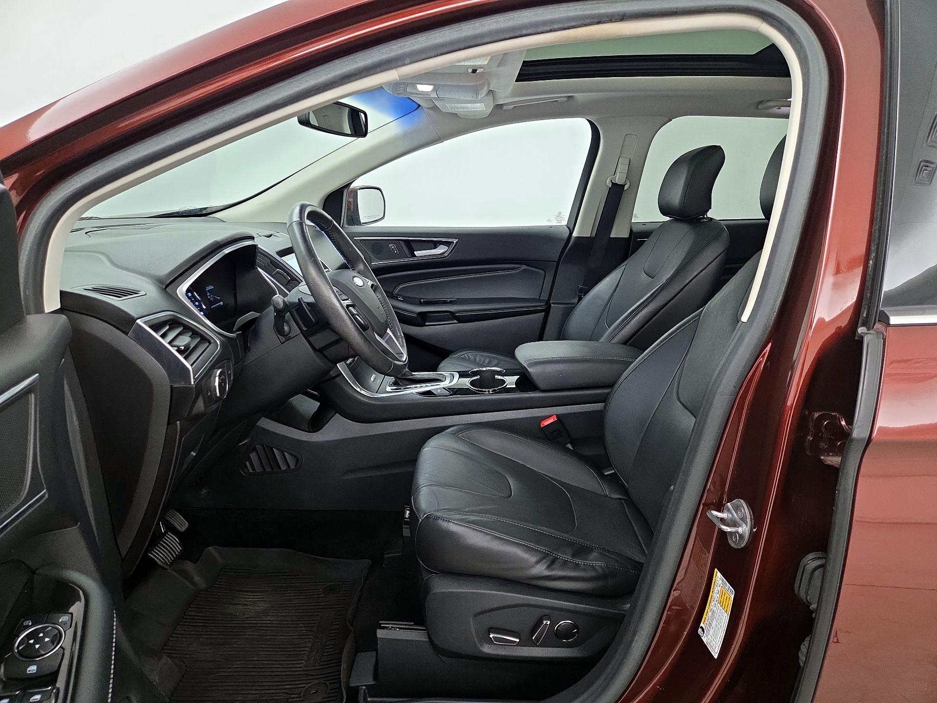 Thumbnail: 2016 Ford Edge - 11