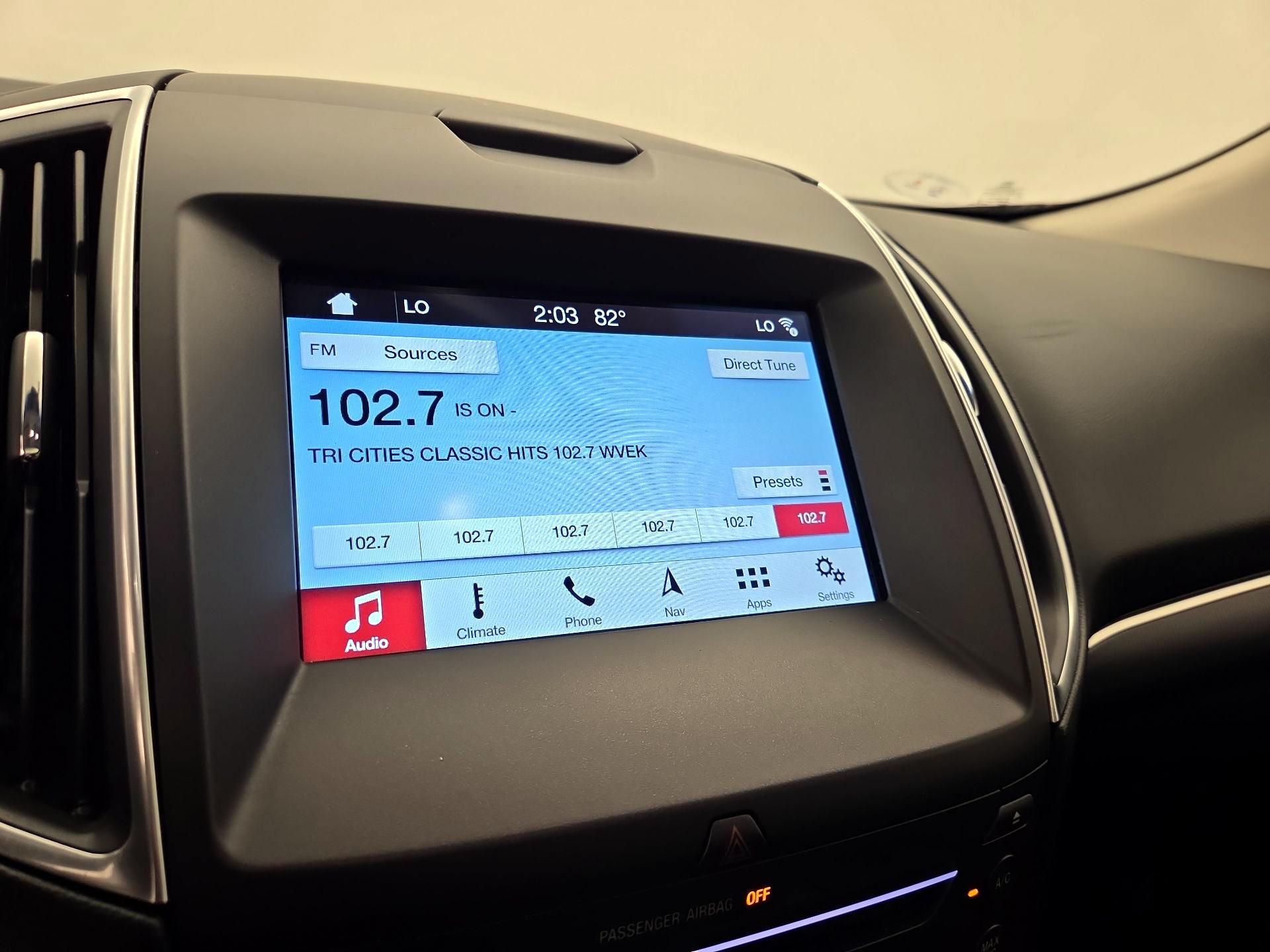 Thumbnail: 2016 Ford Edge - 16