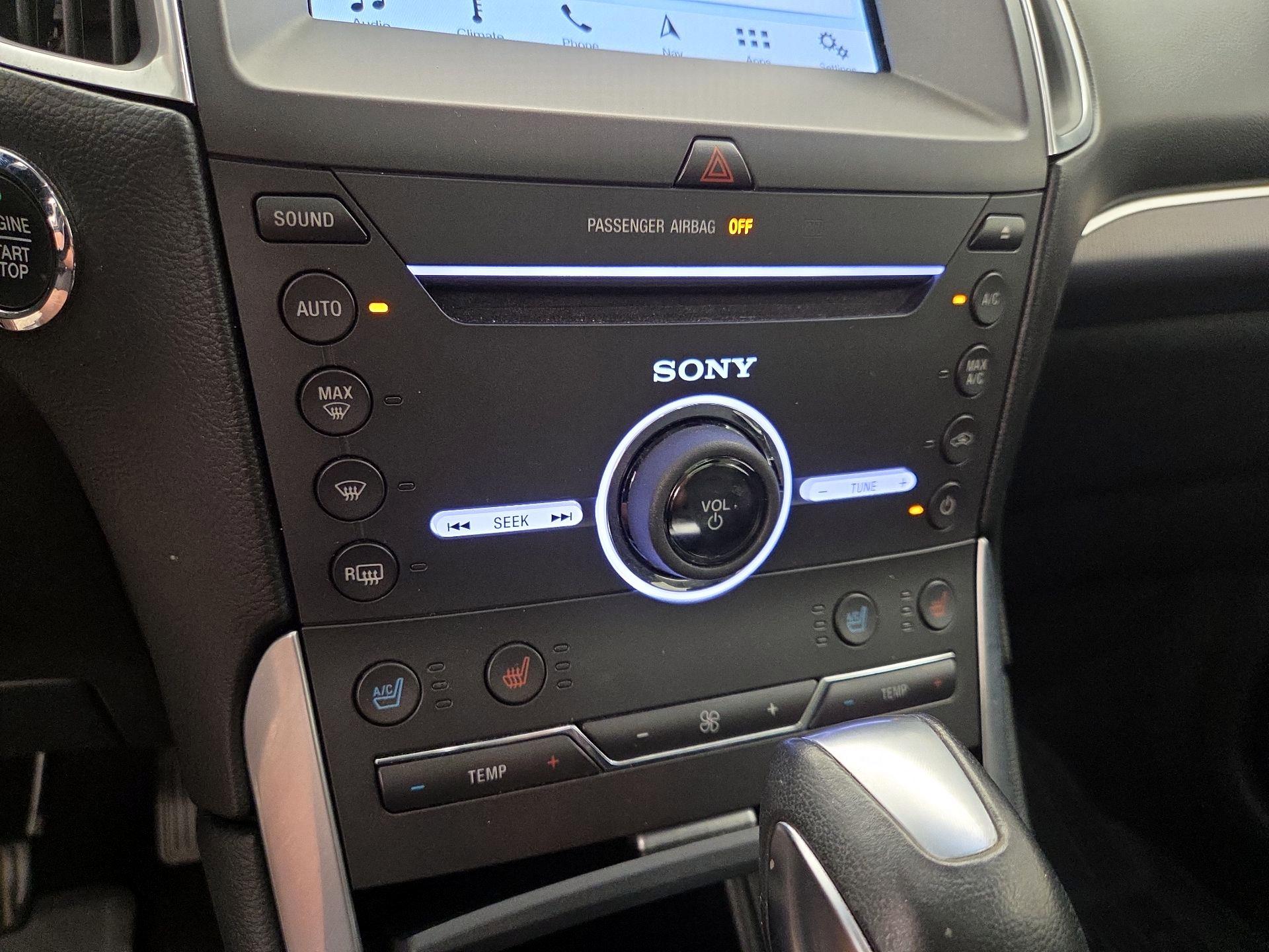 Thumbnail: 2016 Ford Edge - 17