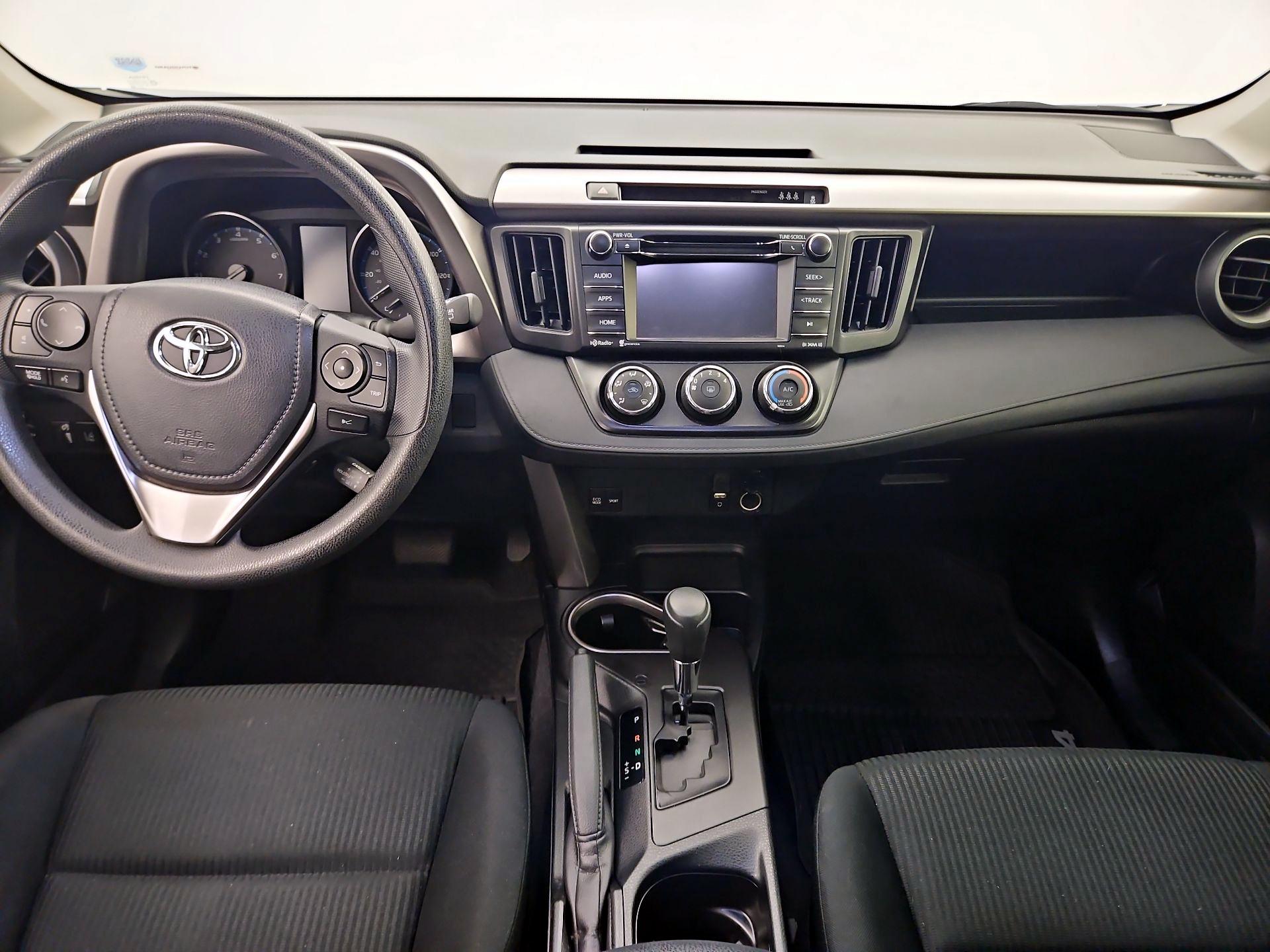 Thumbnail: 2018 Toyota RAV4 - 9