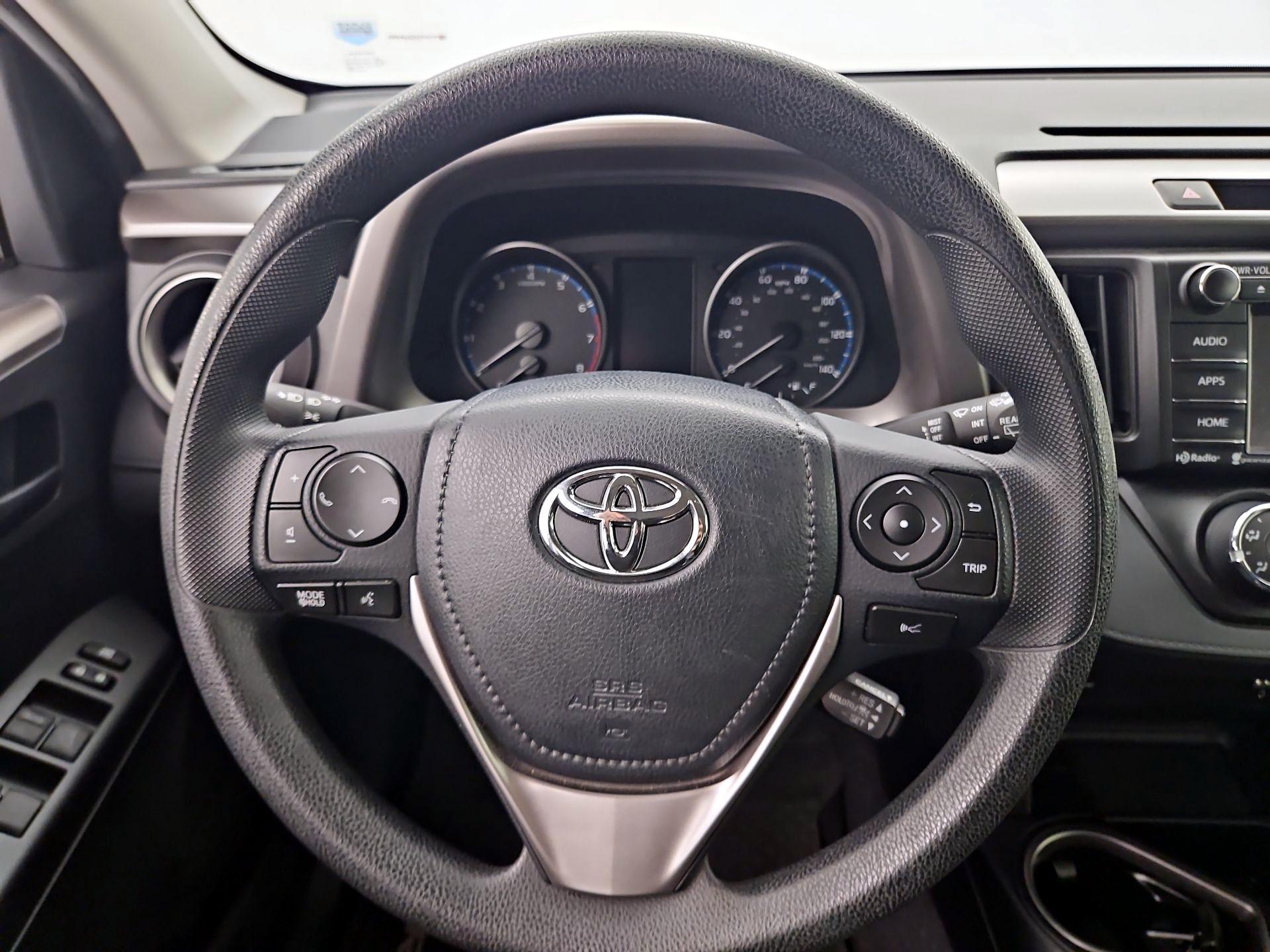Thumbnail: 2018 Toyota RAV4 - 10